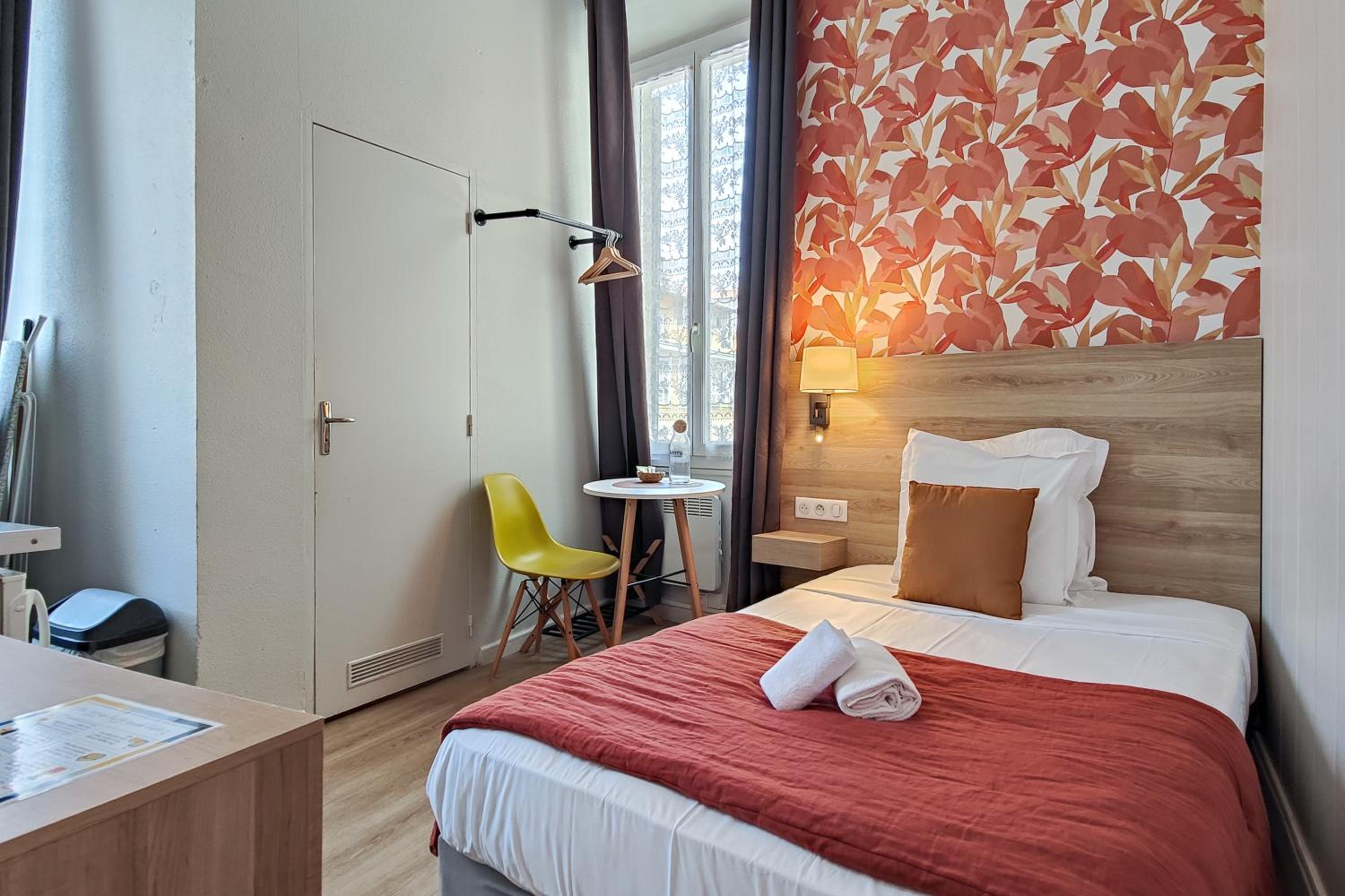 Economic Single Studio