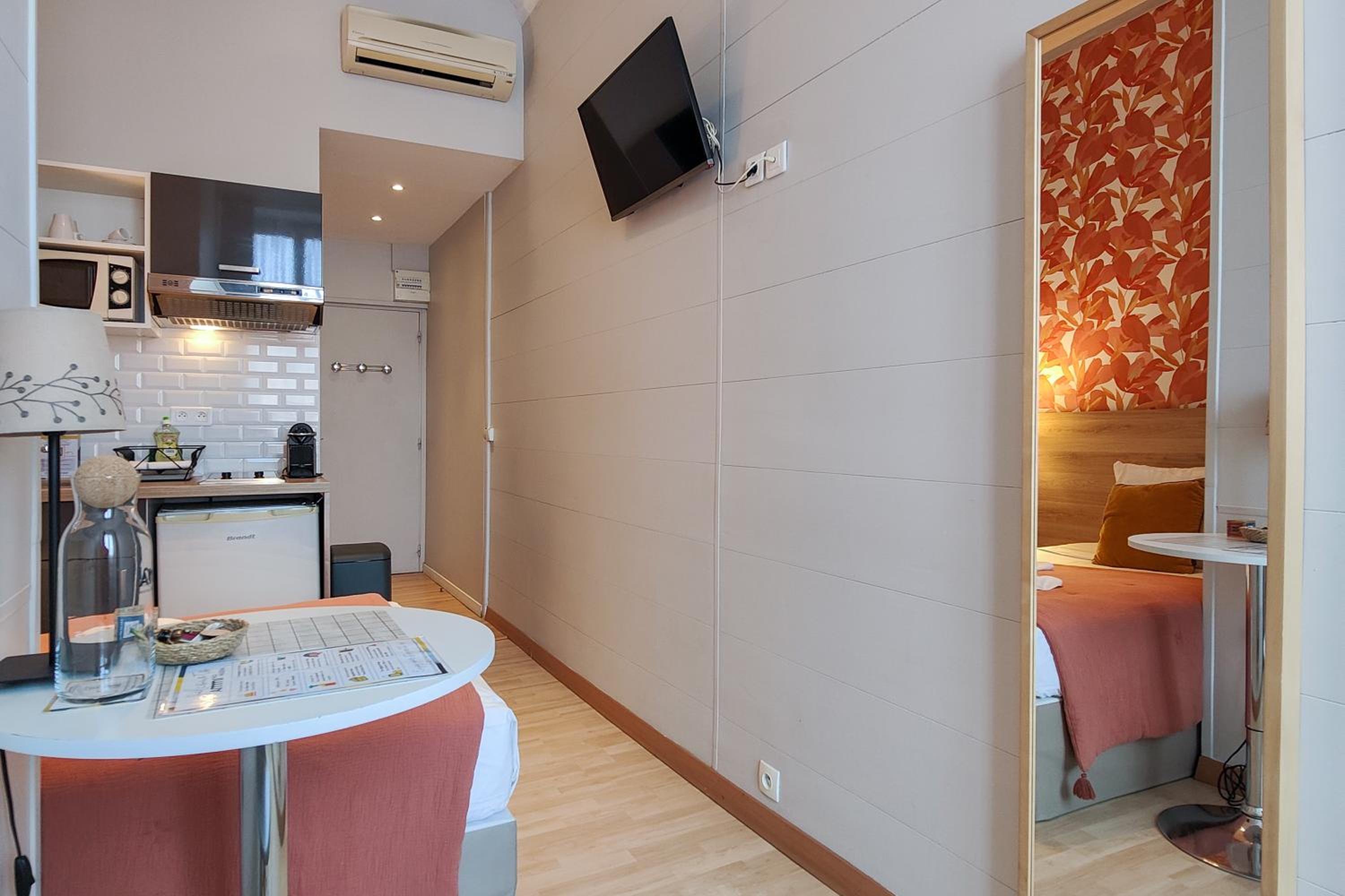 Standard Single Studio