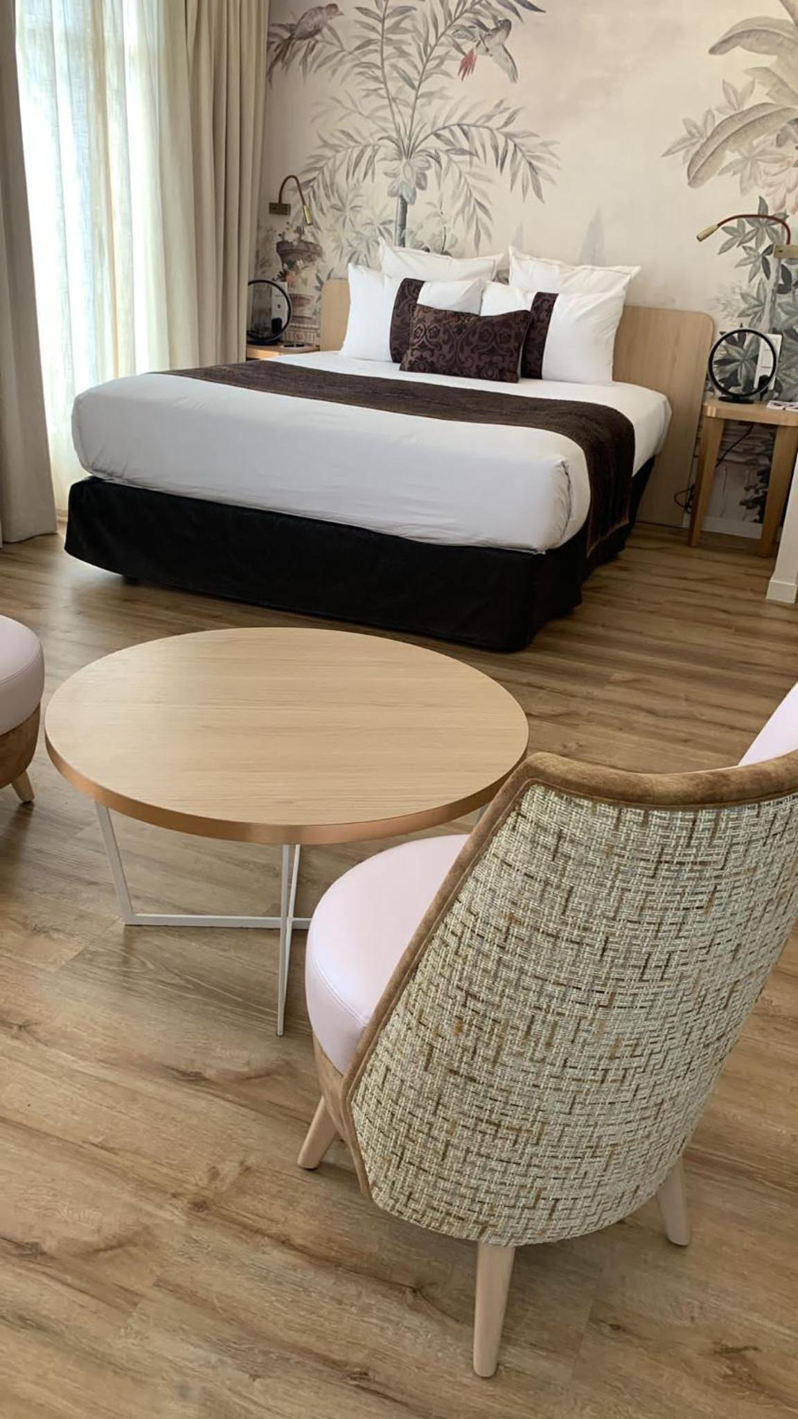 Signature Terrace Room