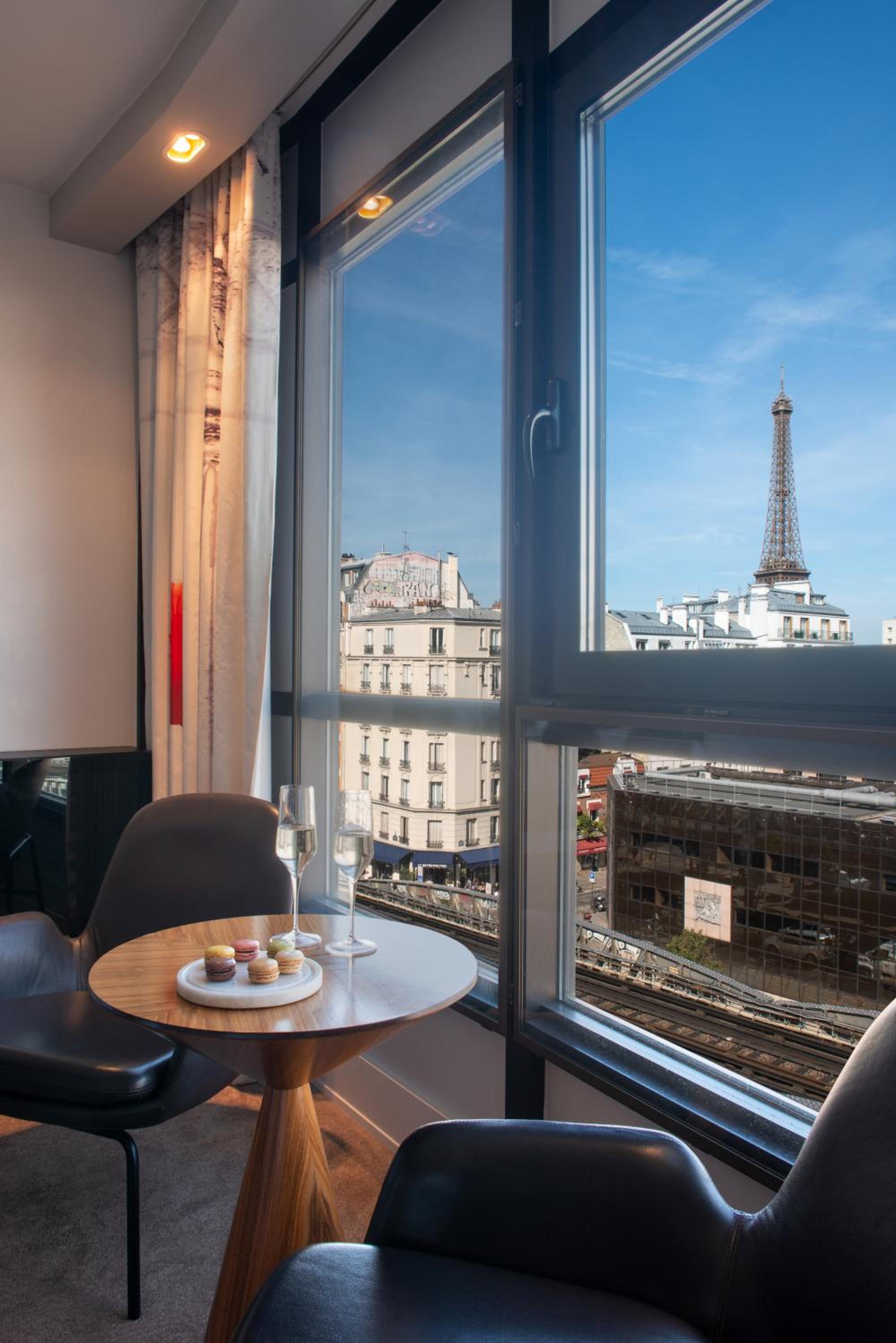 Privilege Double Room with Eiffel Tower view - 5th and 6th floor