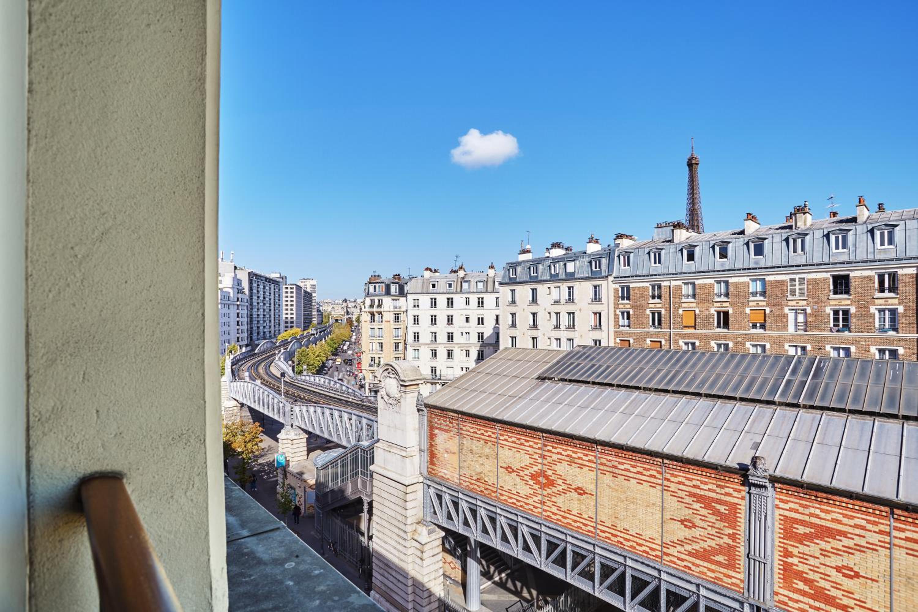 Superior Double Room with Eiffel Tower View