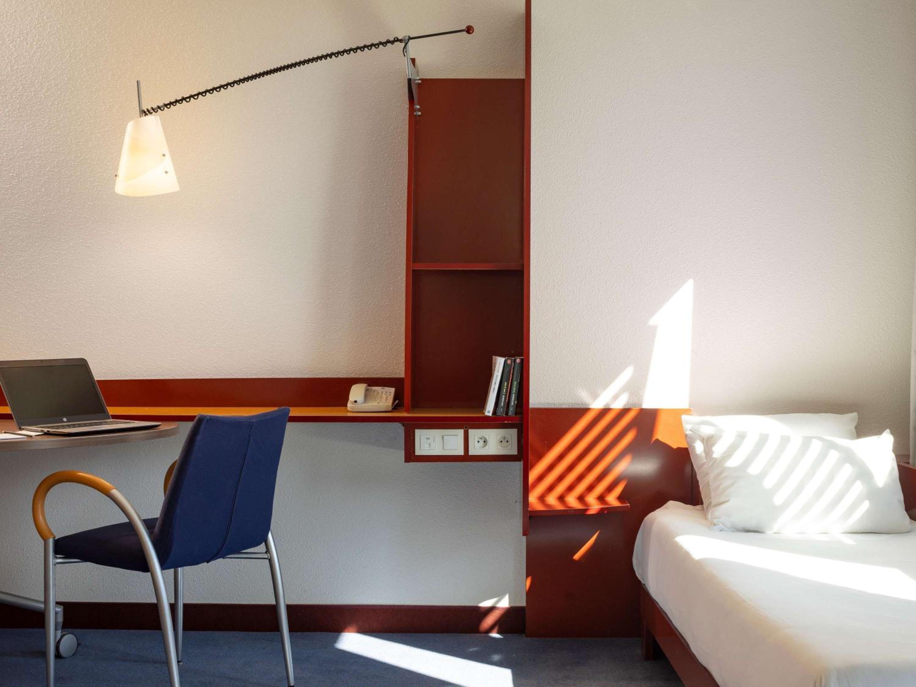 Superior Queen Suite with Balcony