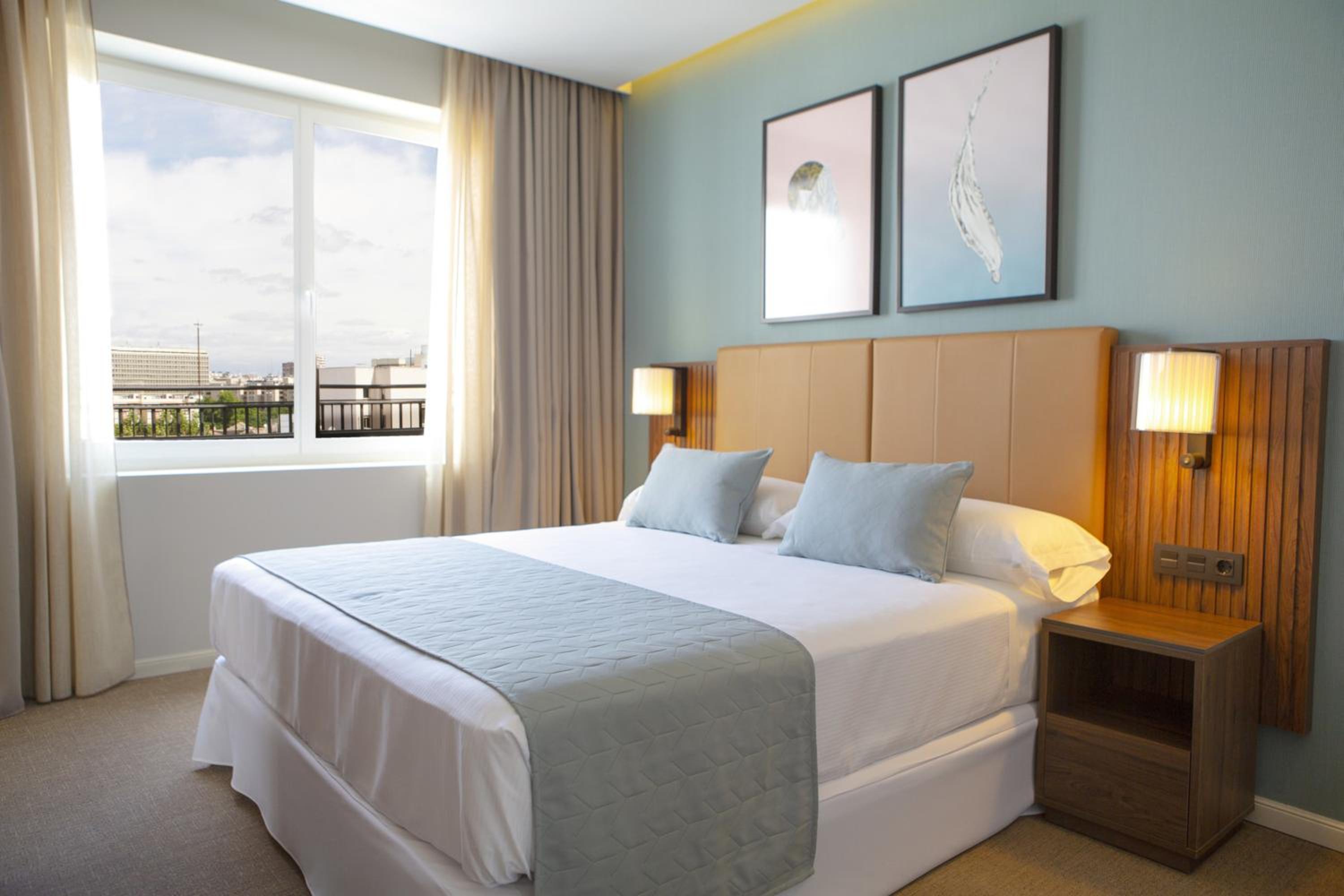 Deluxe King Room with Terrace