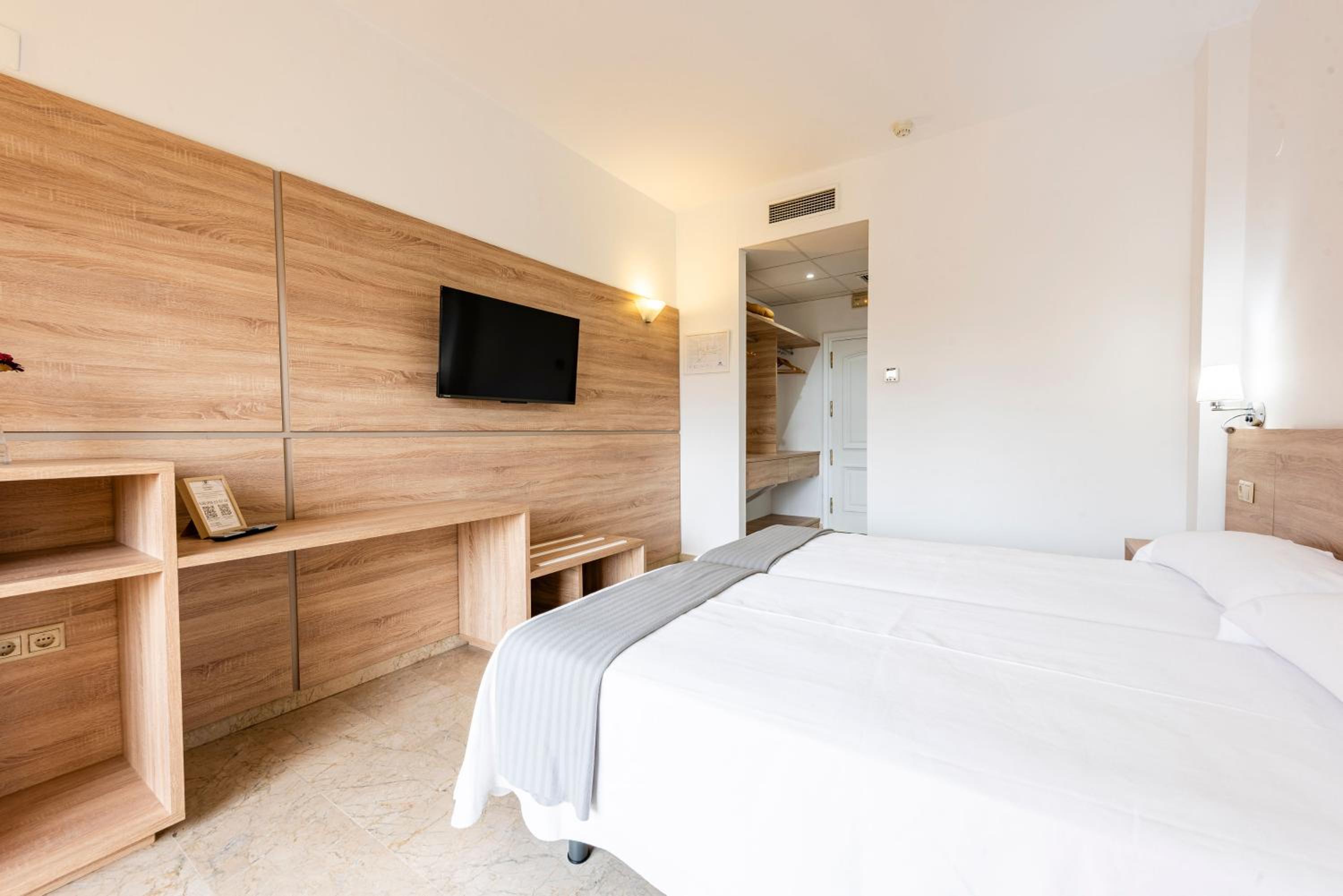 Double or Twin Room with Terrace