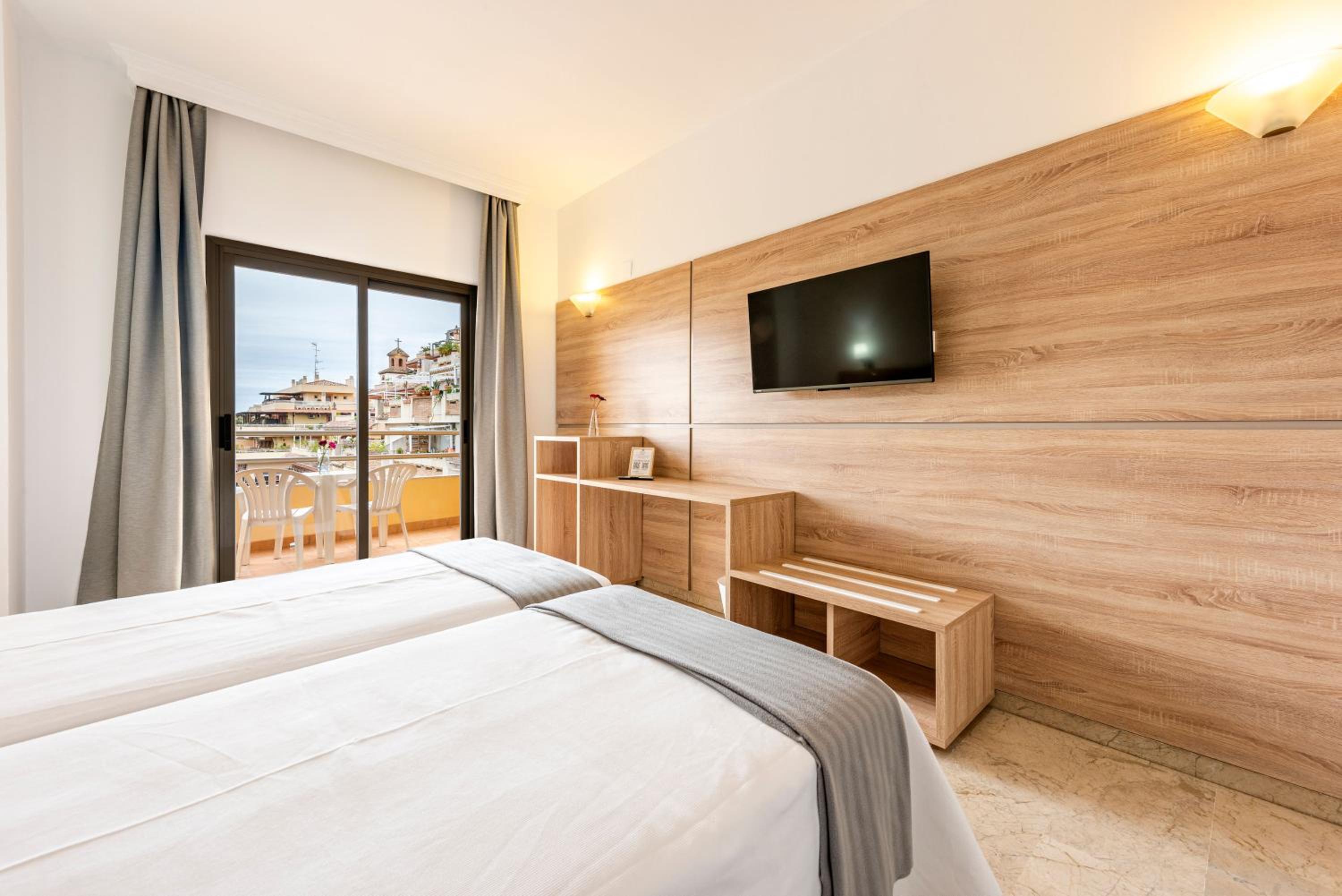 Double or Twin Room with Terrace