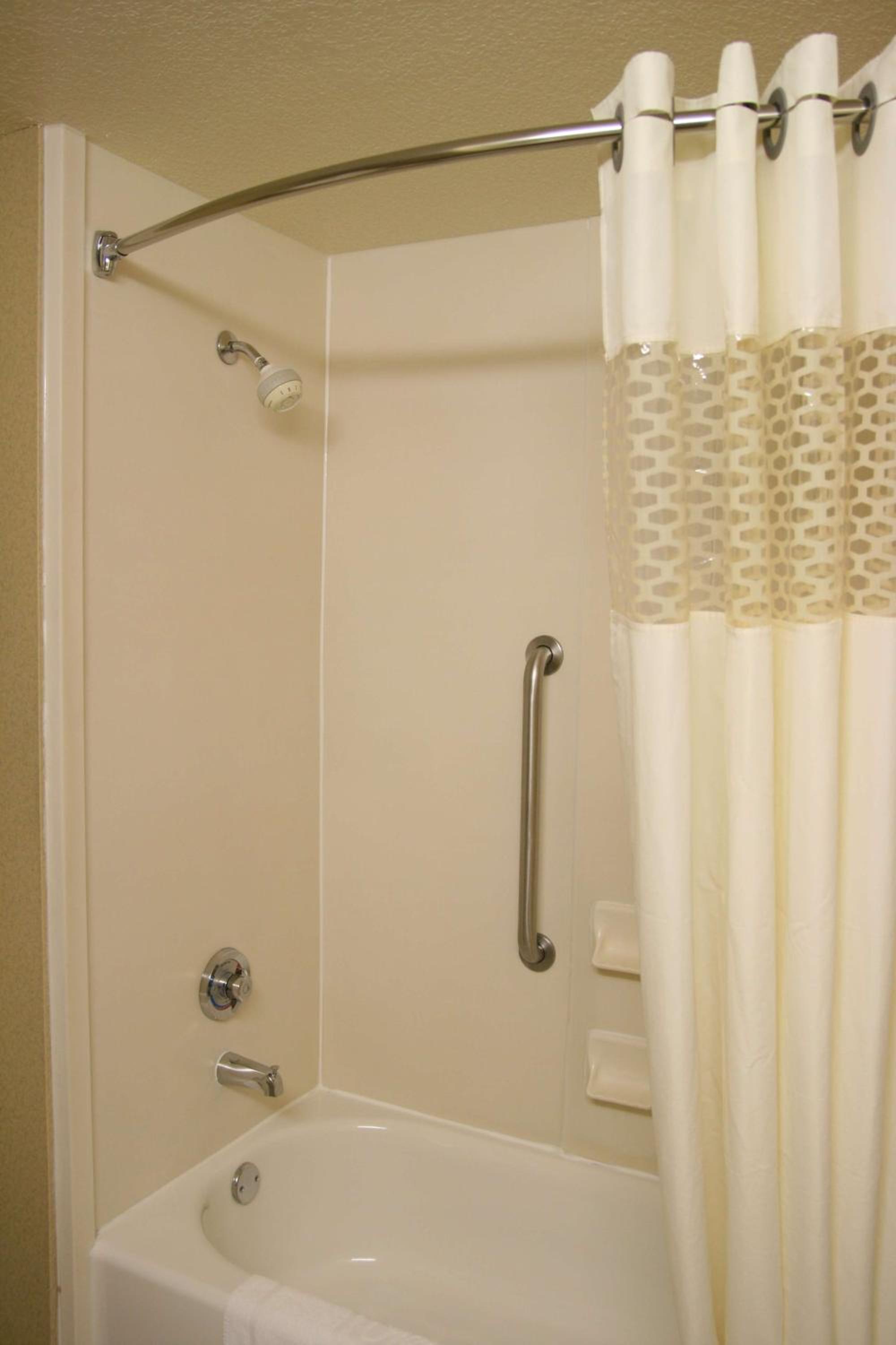 King Room with King Bed - Non-Smoking