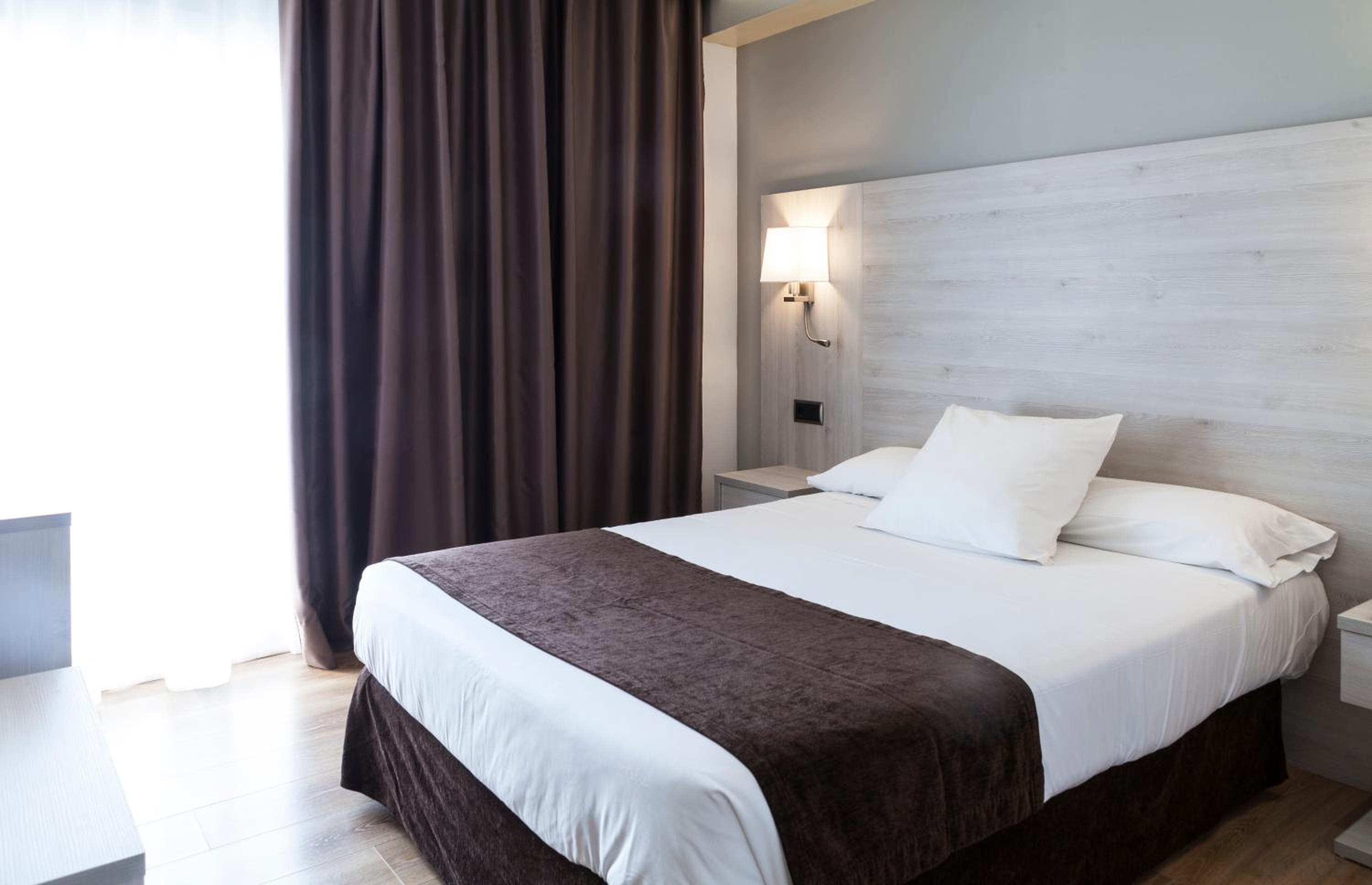 Double Room with Balcony (2 Adults + 1 Child)