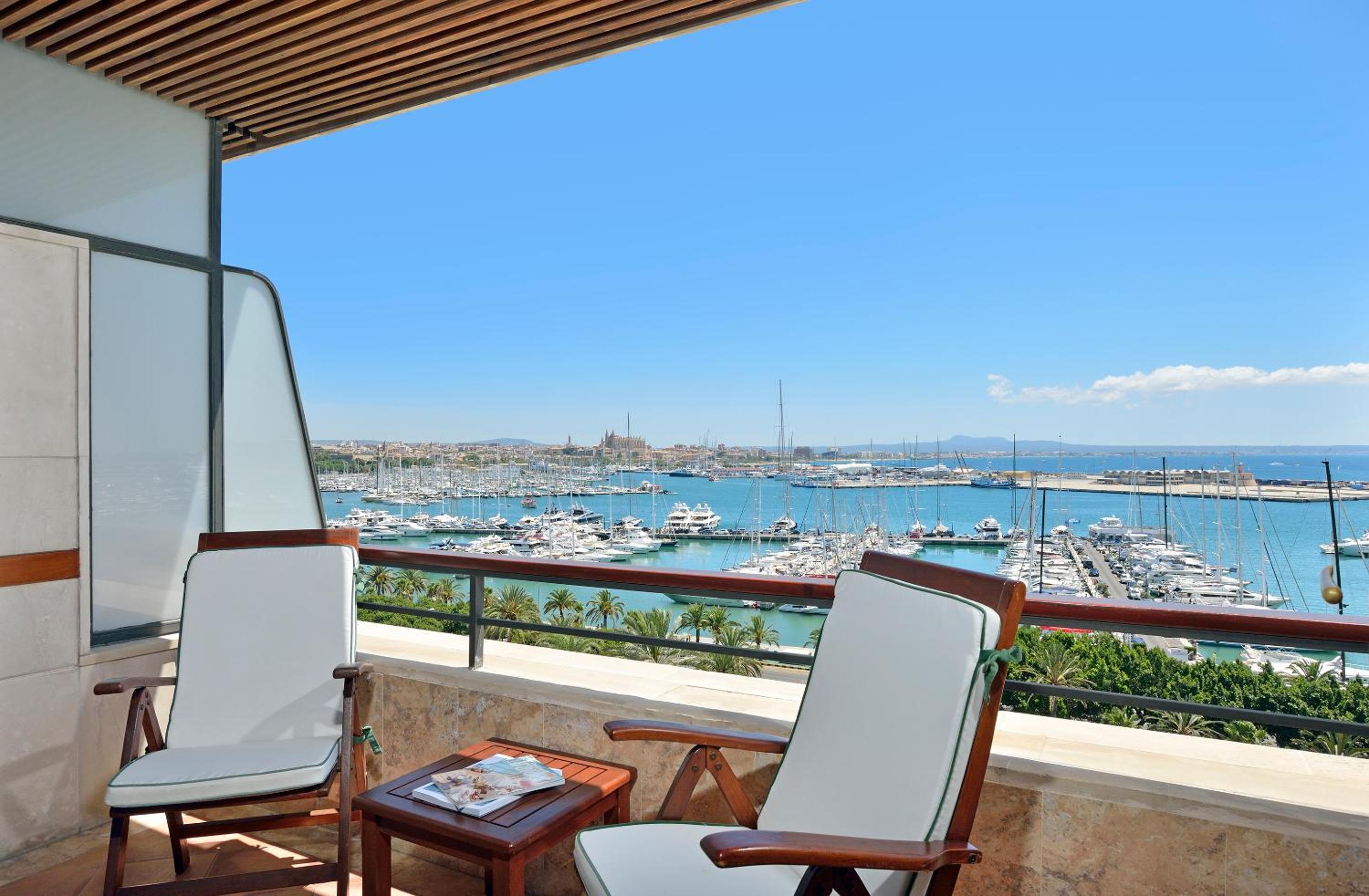 Red Level Junior Suite with Sea and Cathedral View