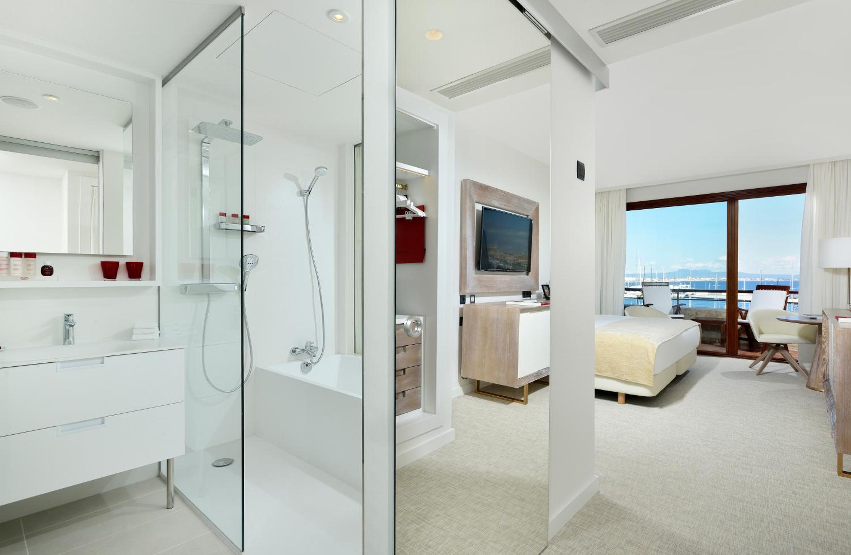 Red Level Supreme Room with Sea and Cathedral View