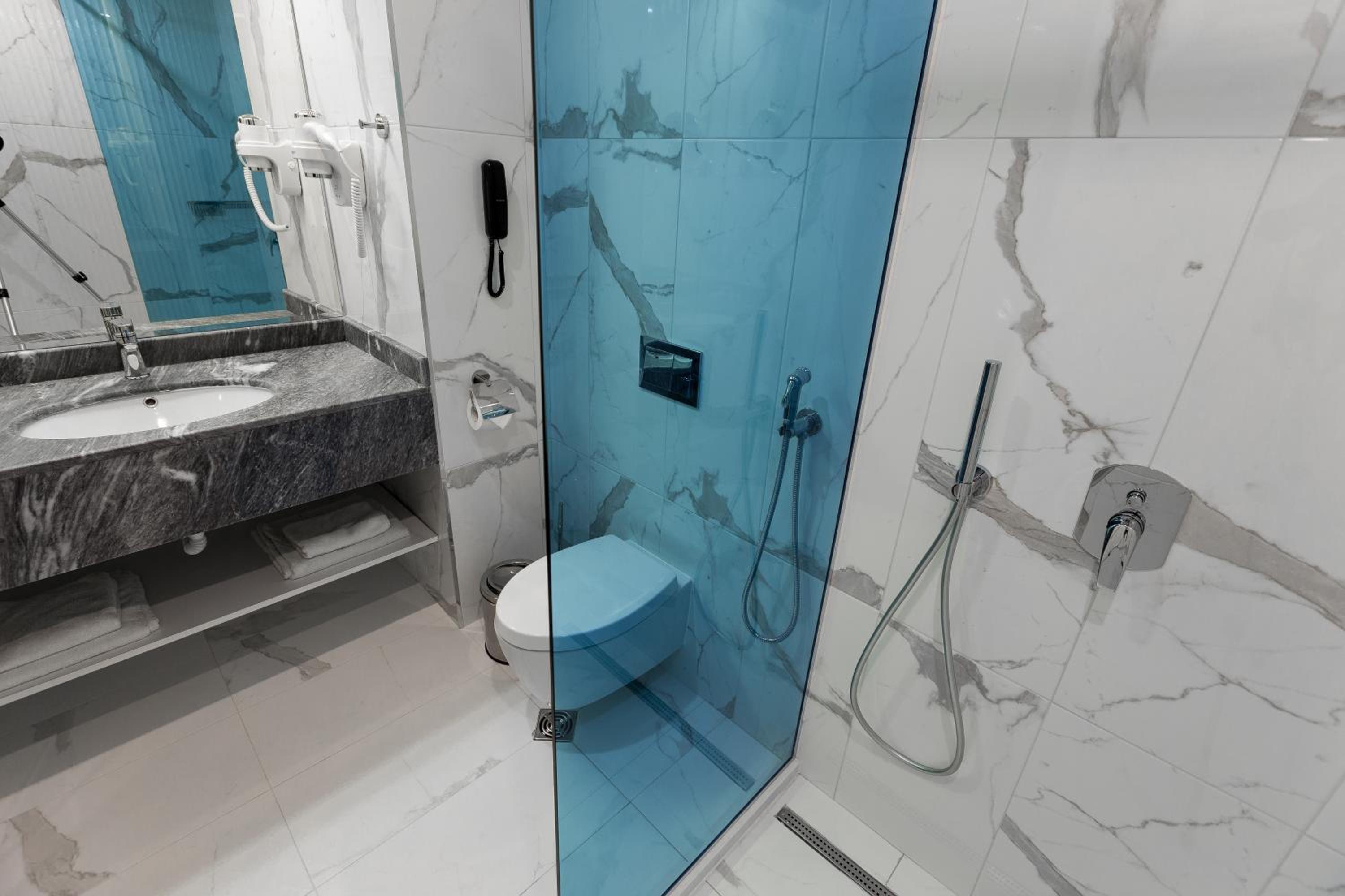 Comfort King Room with Sofa Bed, Balcony and Pool View