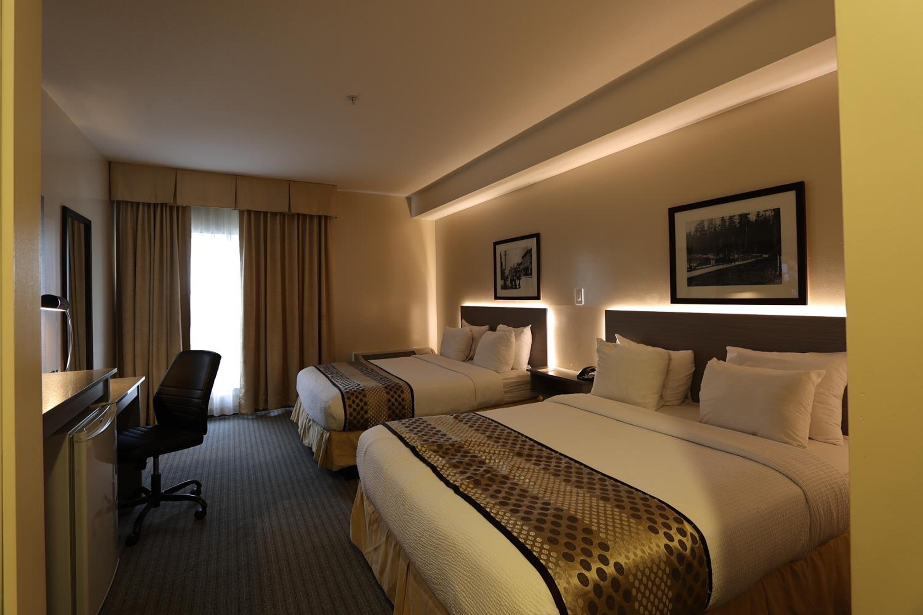 Queen Room with Two Queen Beds - Non-Smoking