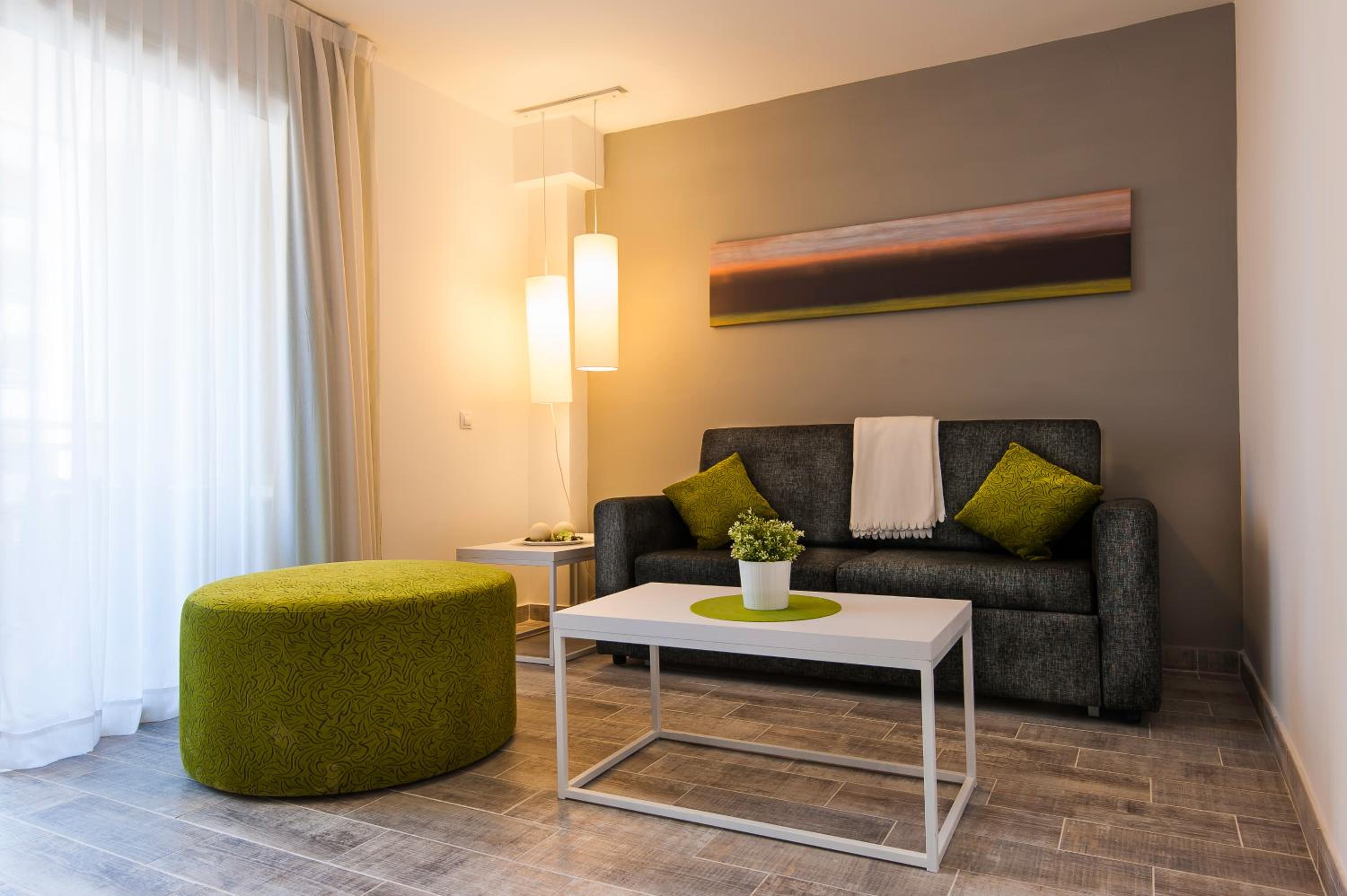 One-Bedroom Apartment (2 Adults + 1 Child)