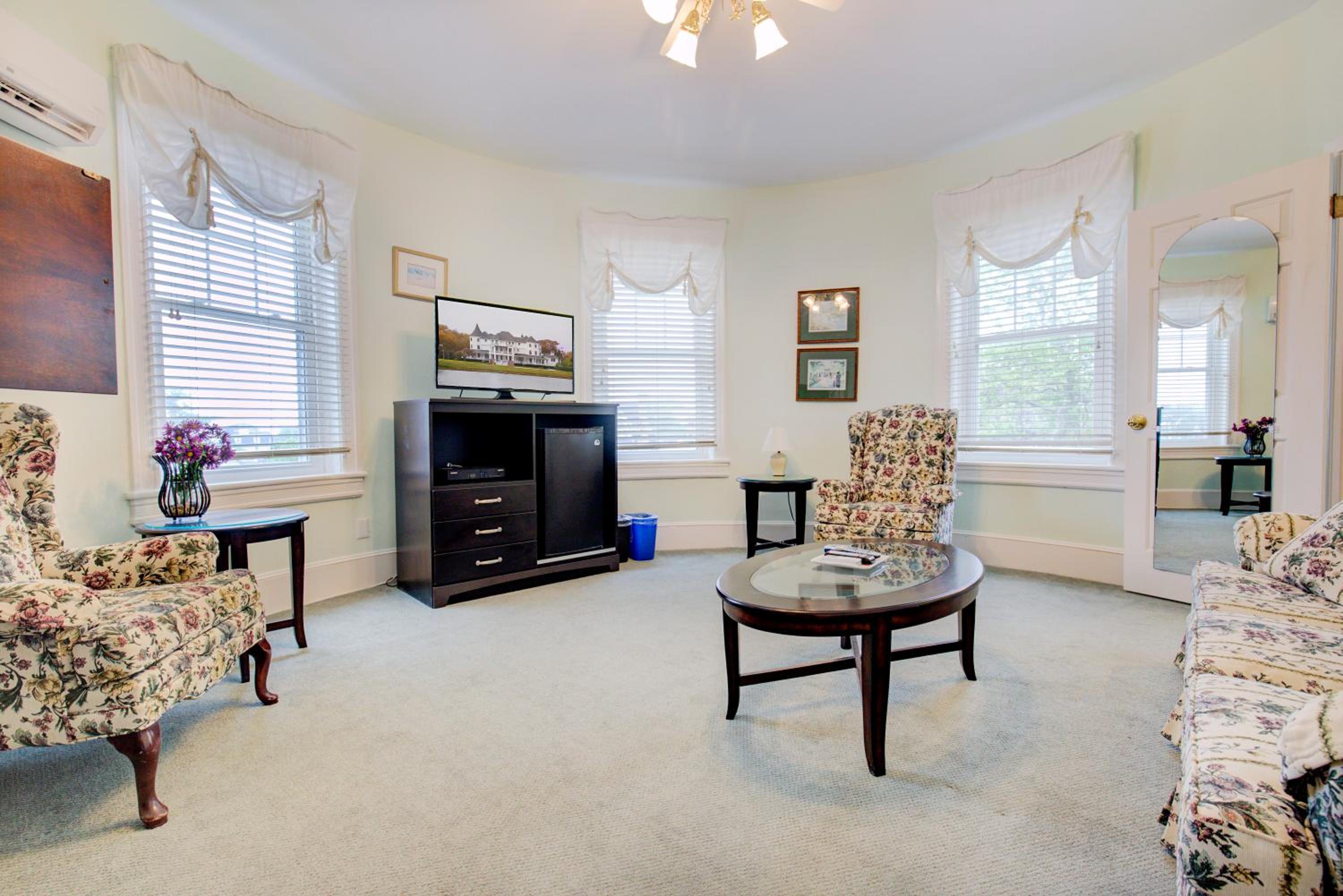 Suite with Lake View