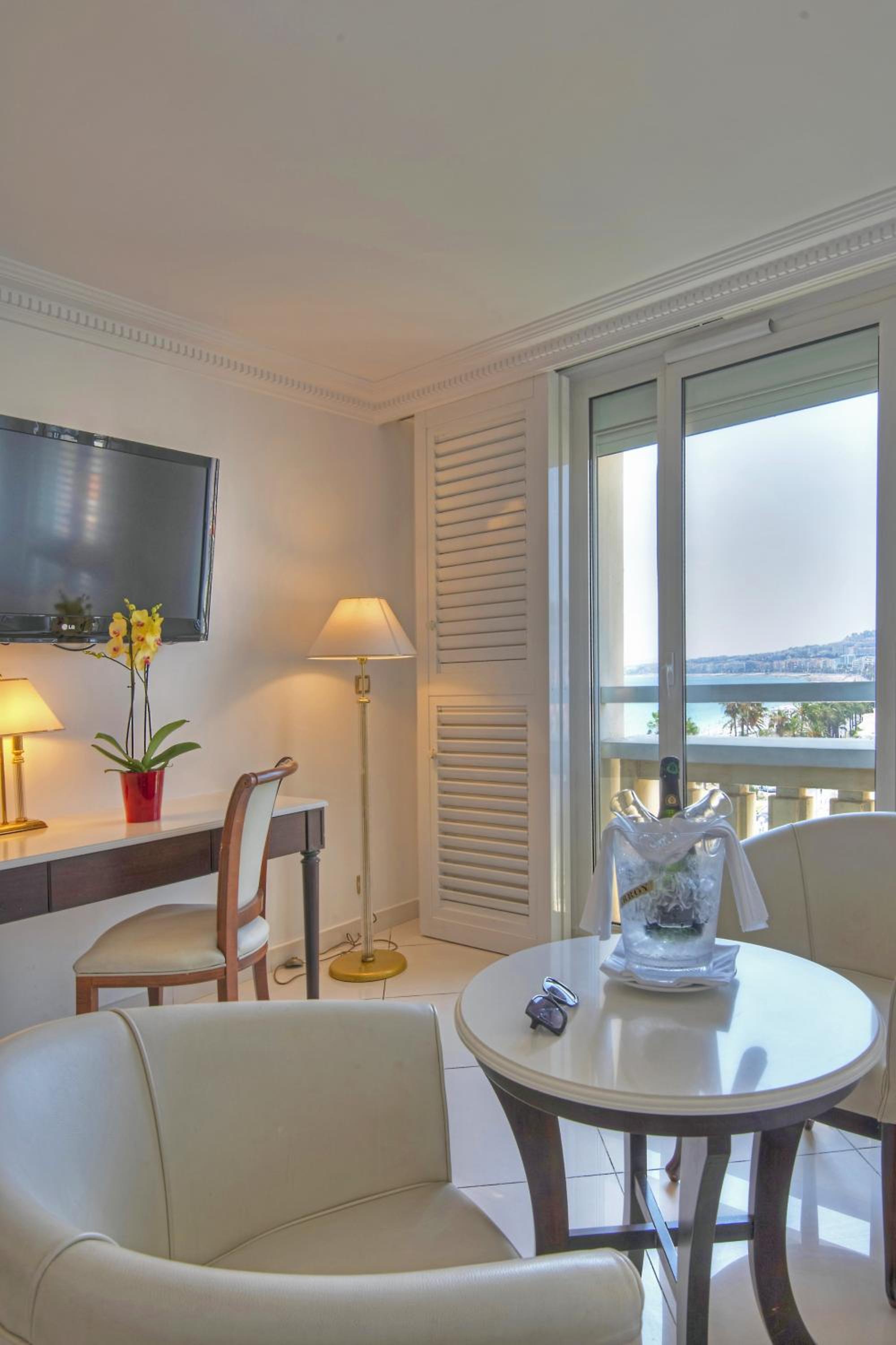 Deluxe Room with Sea View