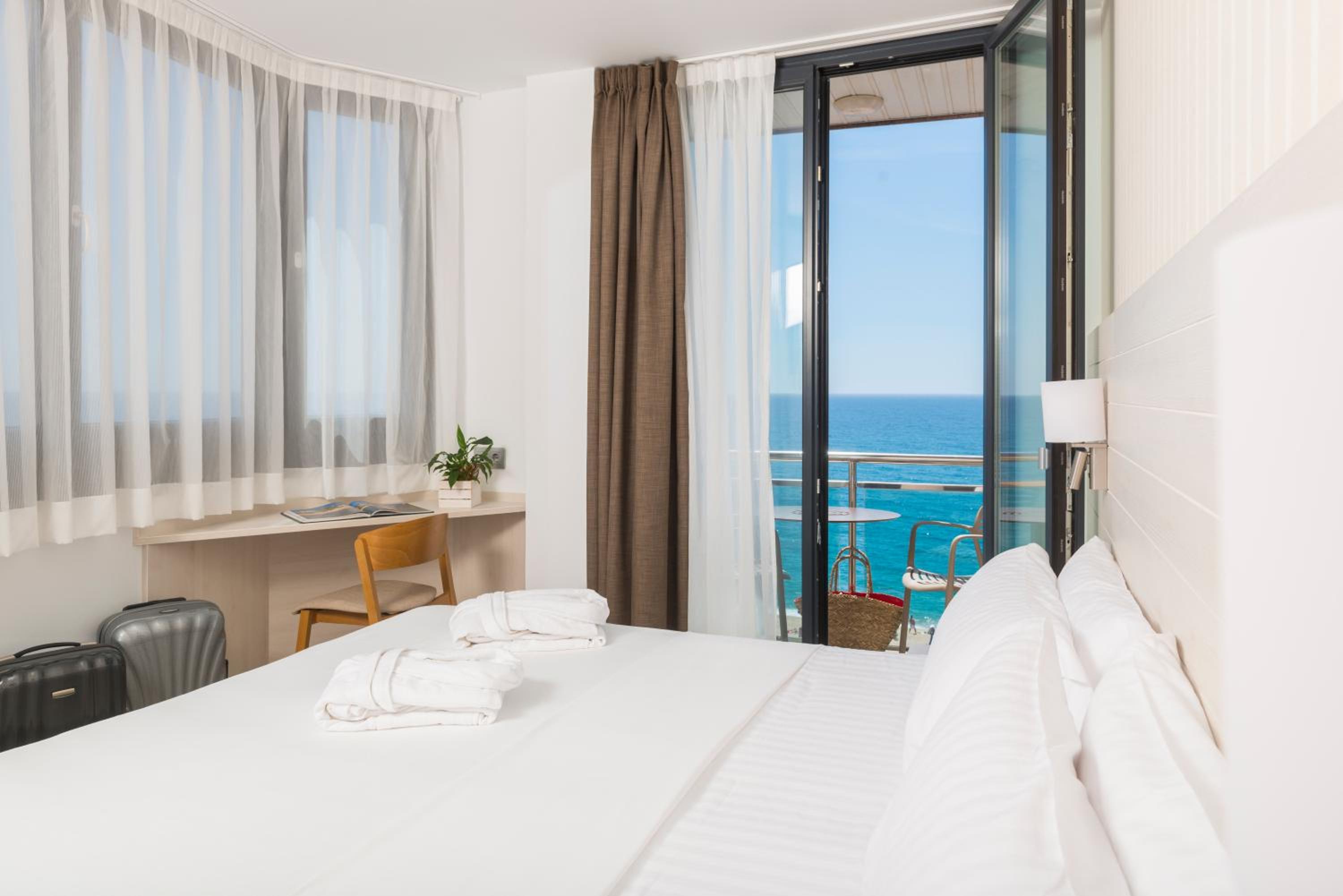 Deluxe Double Room with Sea View