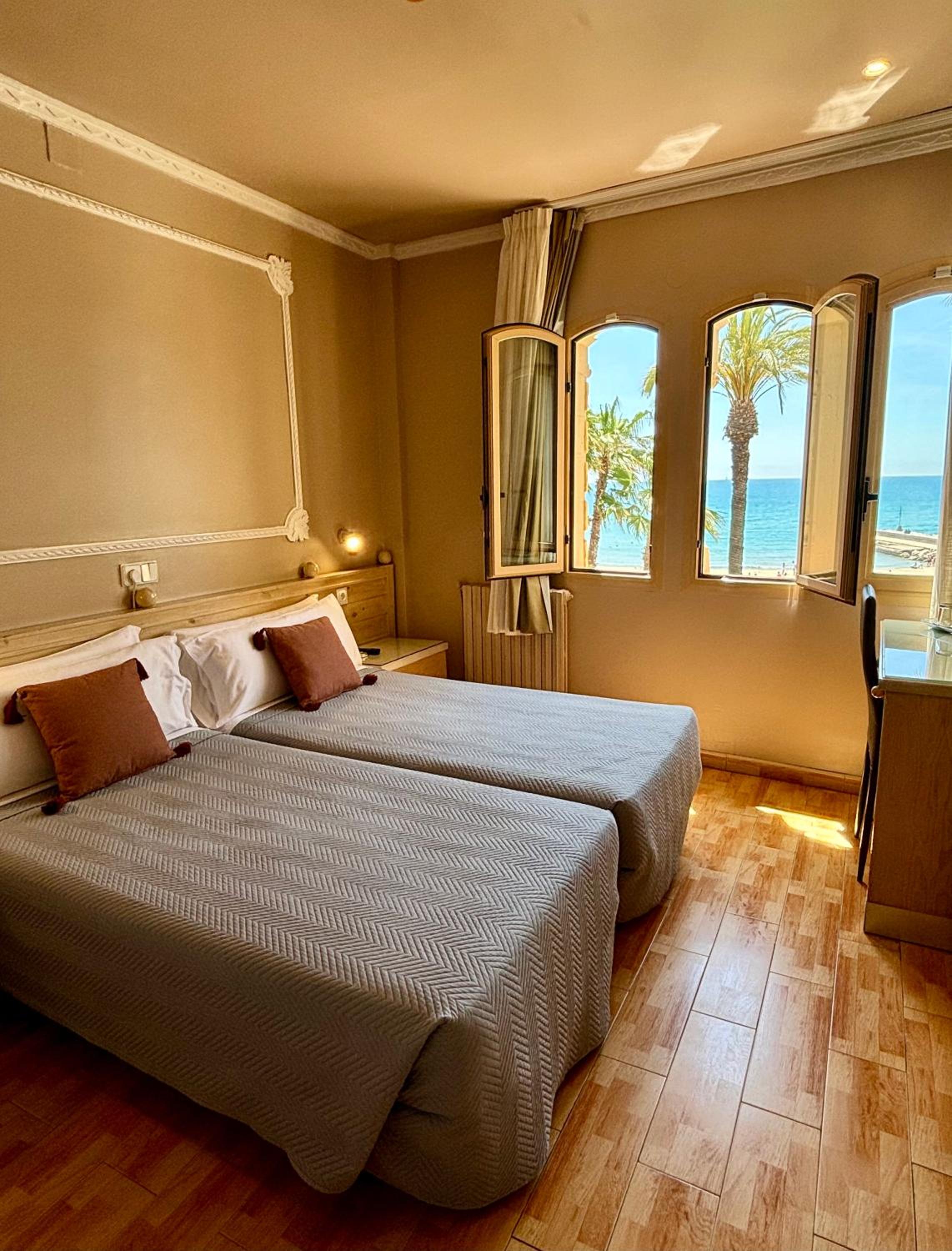 Double or Twin Room with Sea View