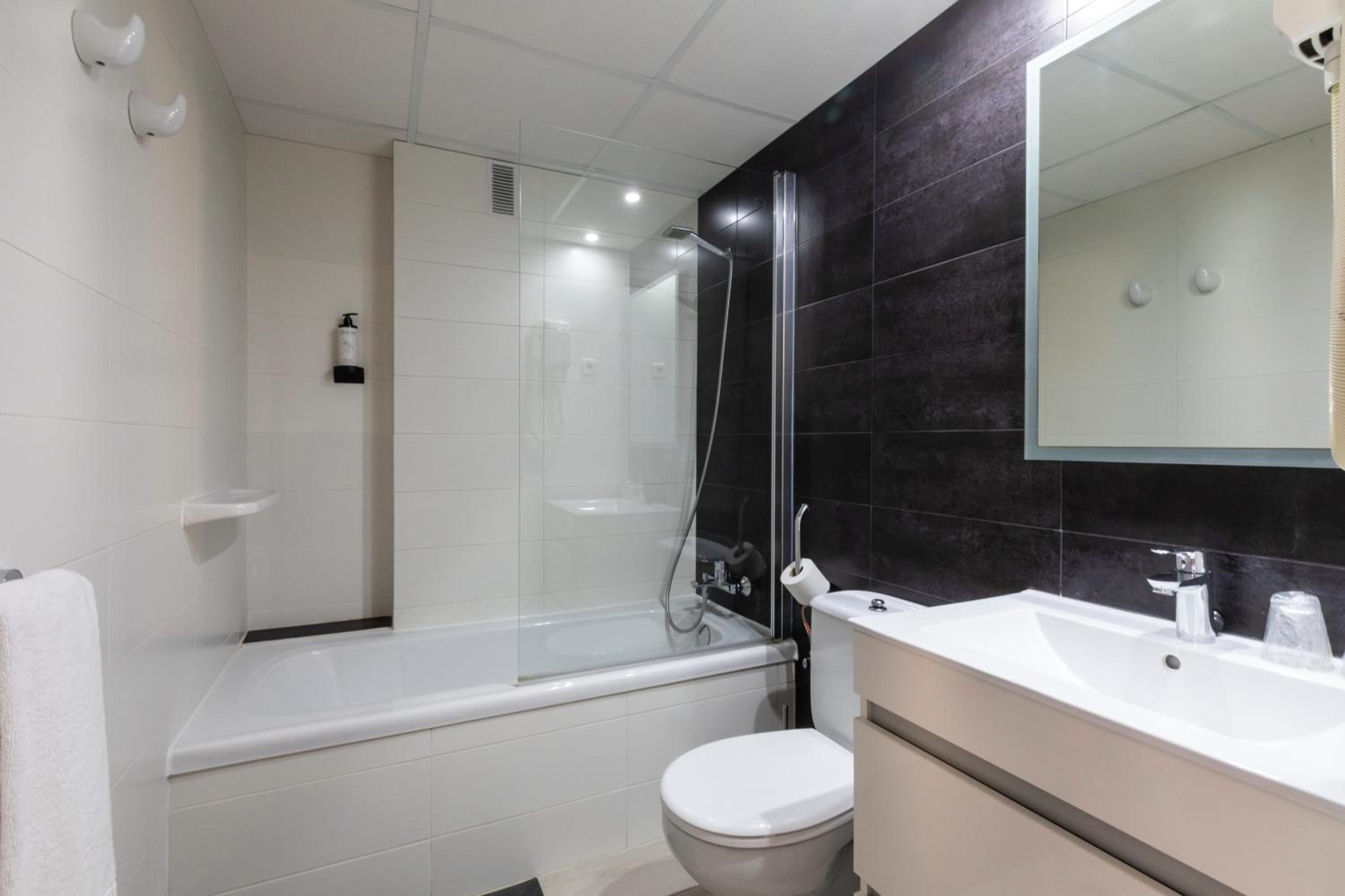 Junior Suite with Pool View