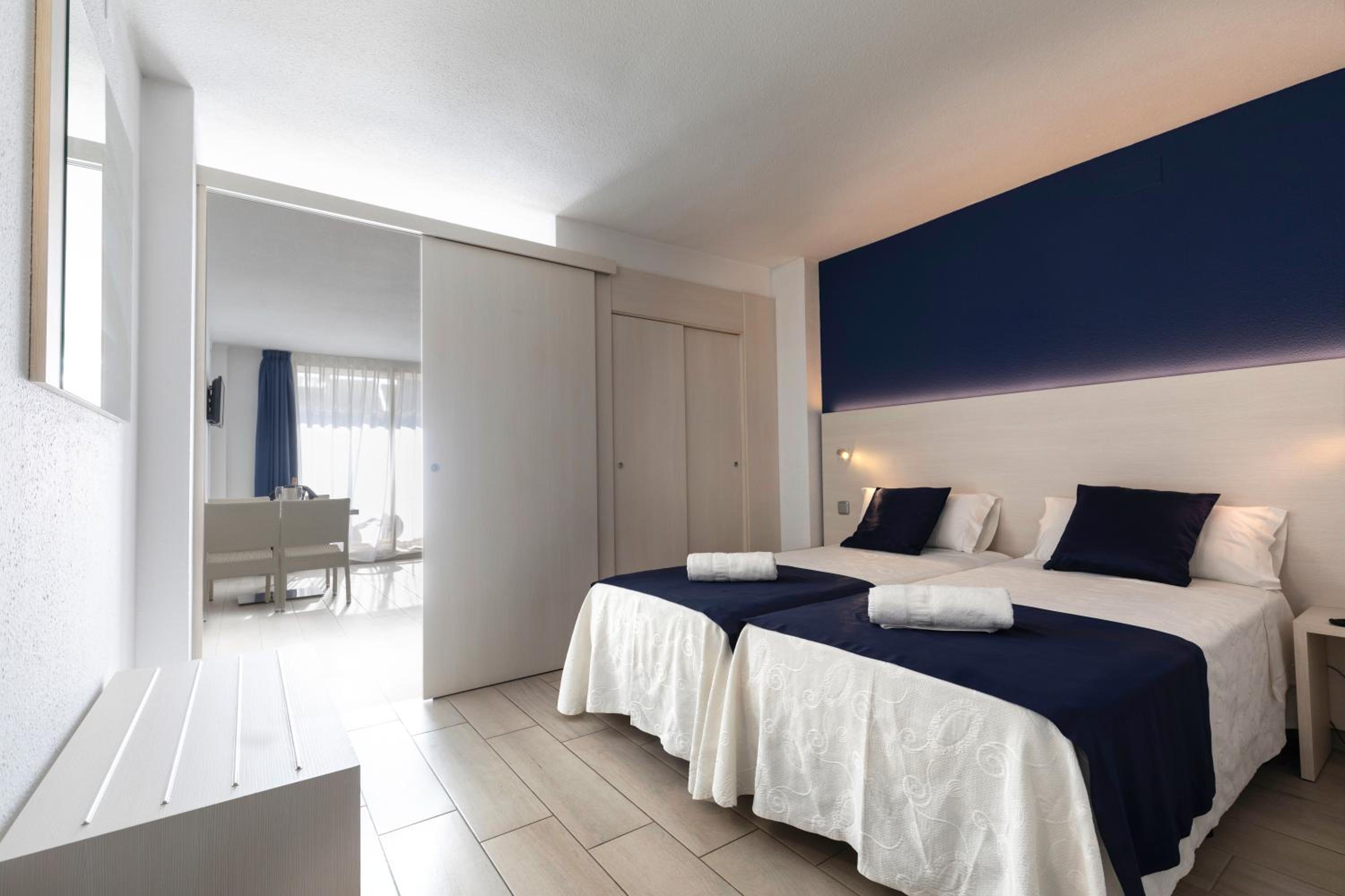 Junior Suite with Pool View