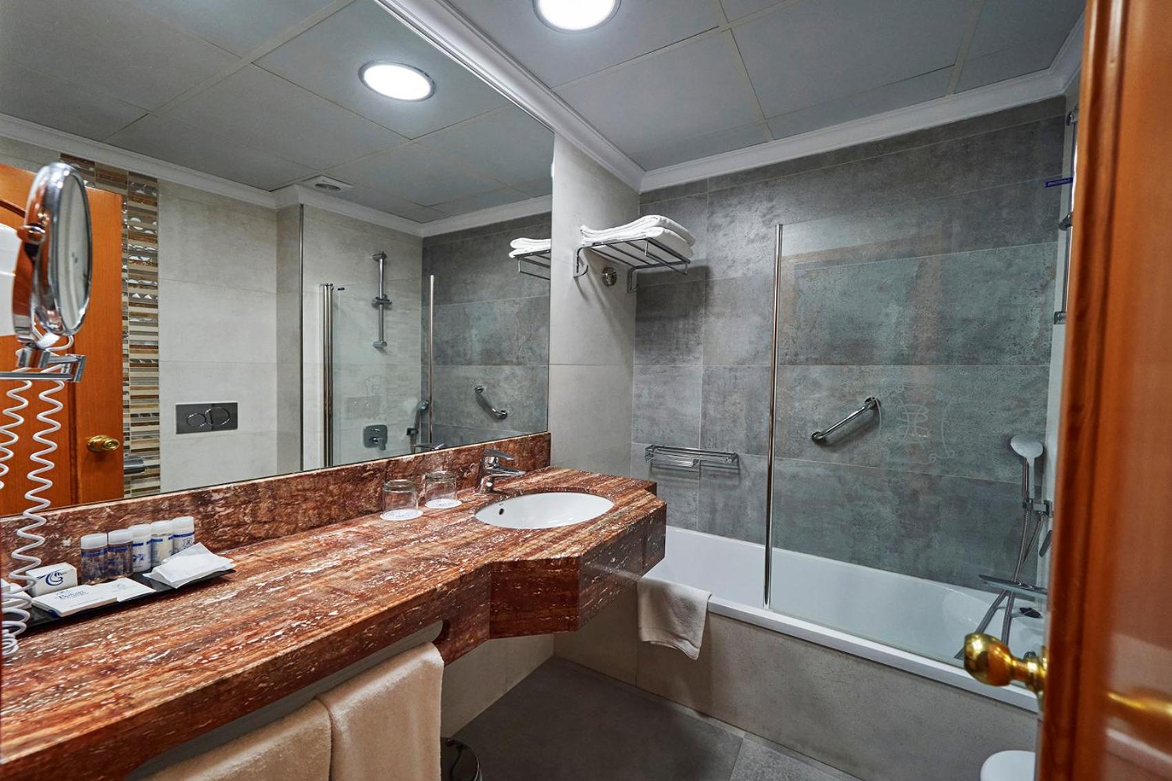 Double Room with Sea View and Balcony