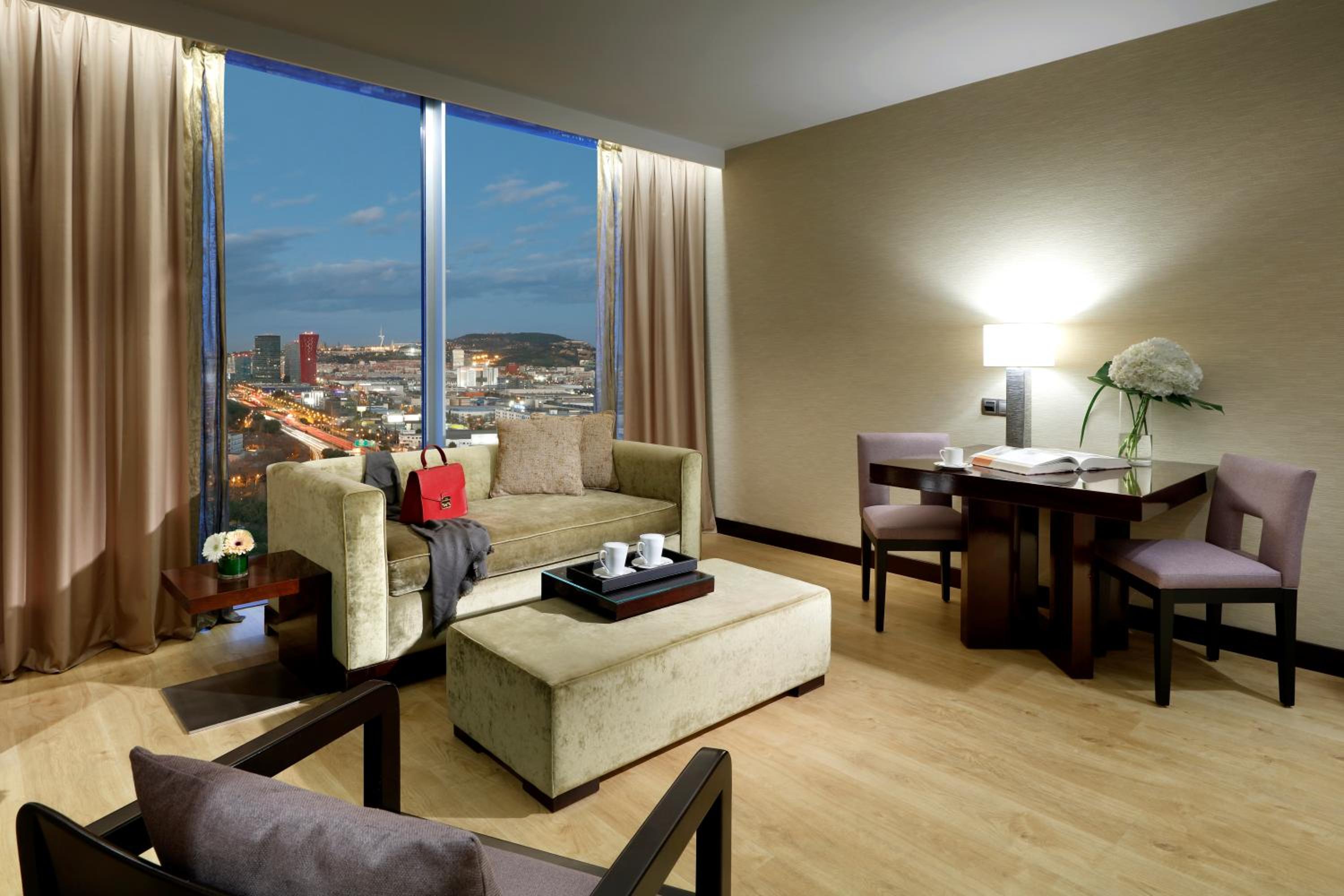 Executive King Suite with City View