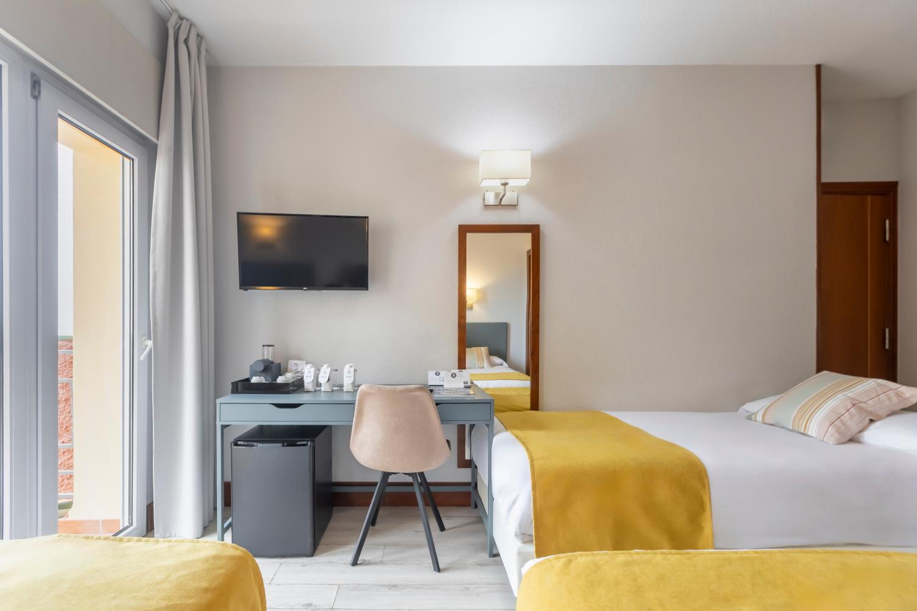 Triple Room with Balcony