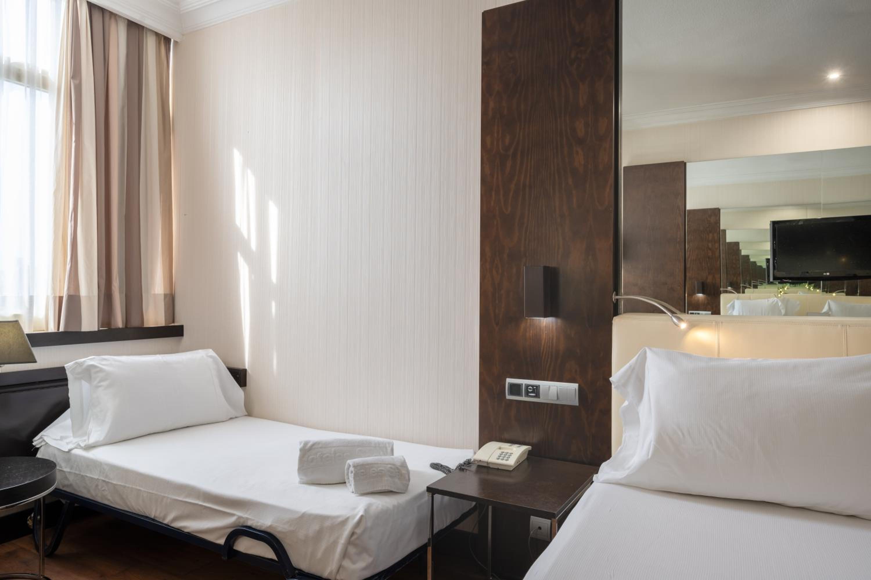 Quintuple Room (2 adults + 3 children)