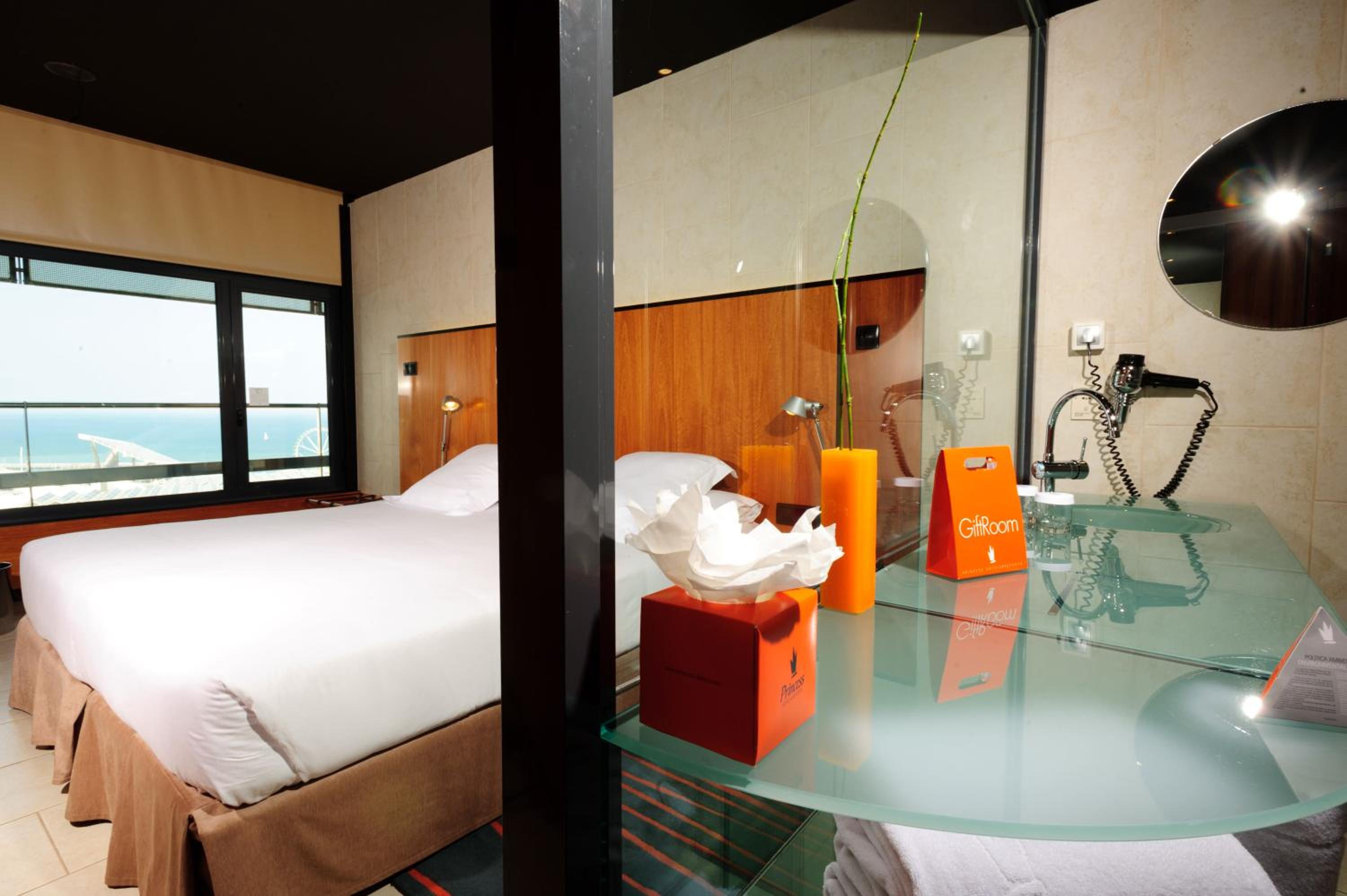 Double or Twin Room with Sea View