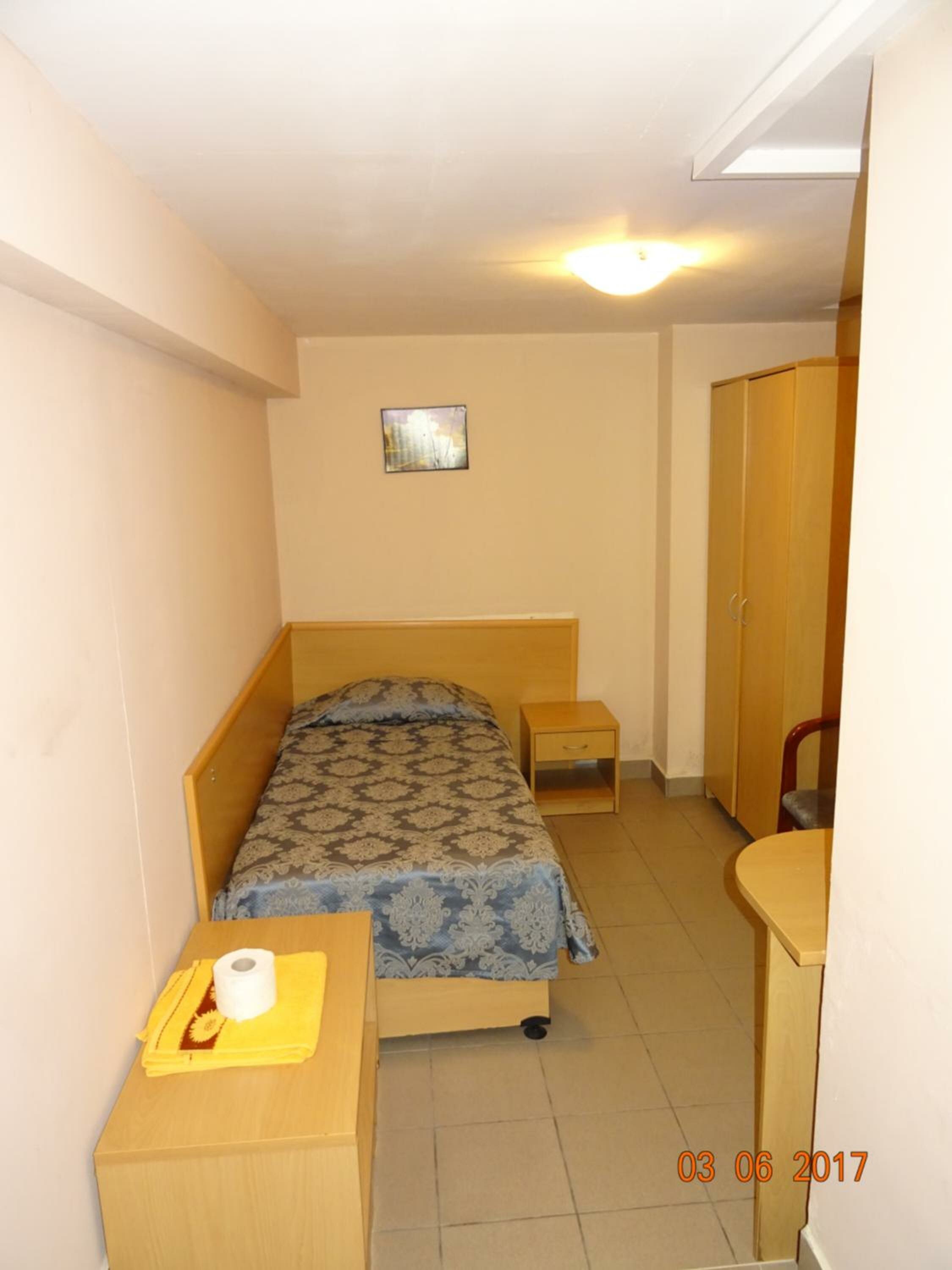 Small Single Room - Basement