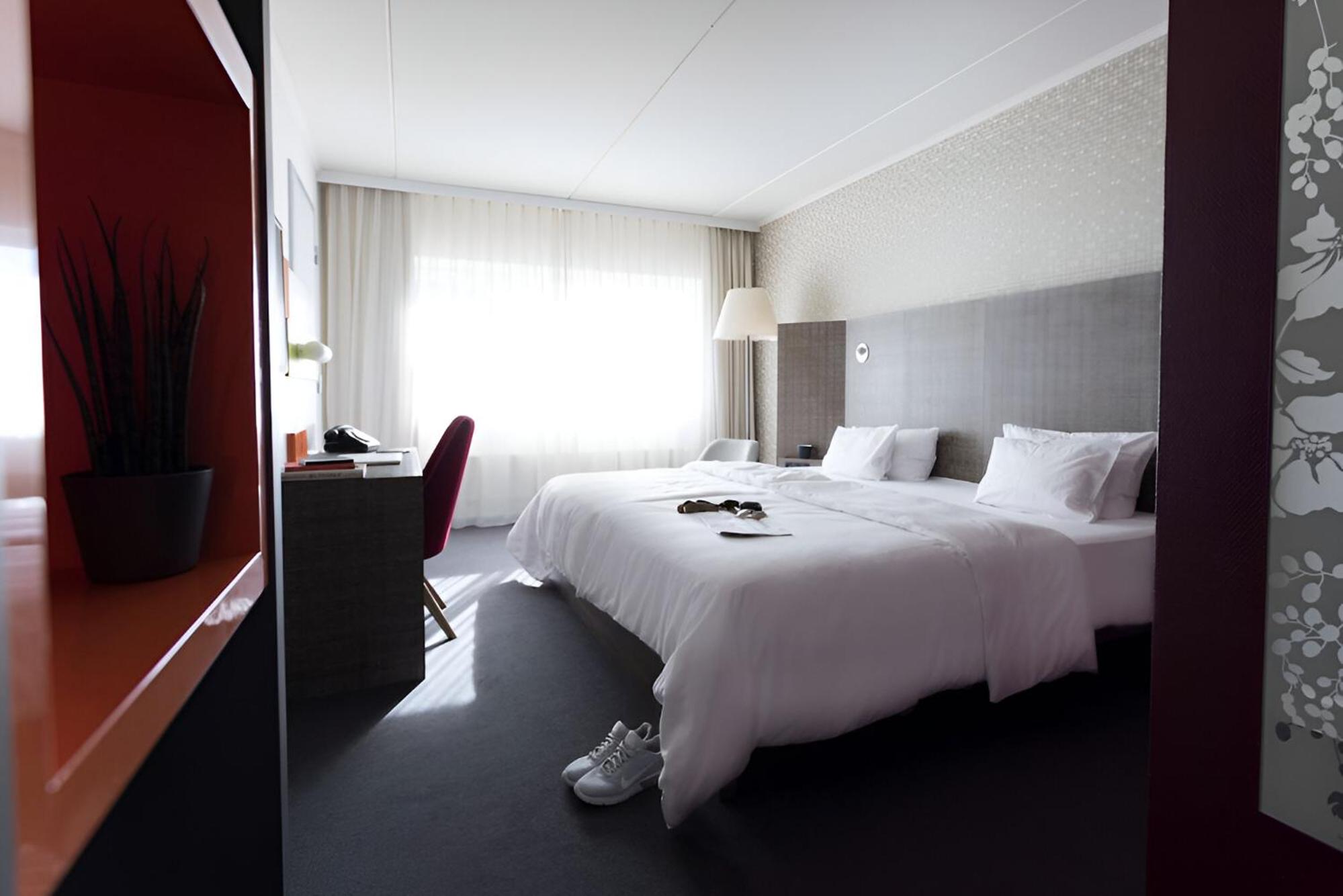 Medium Room 