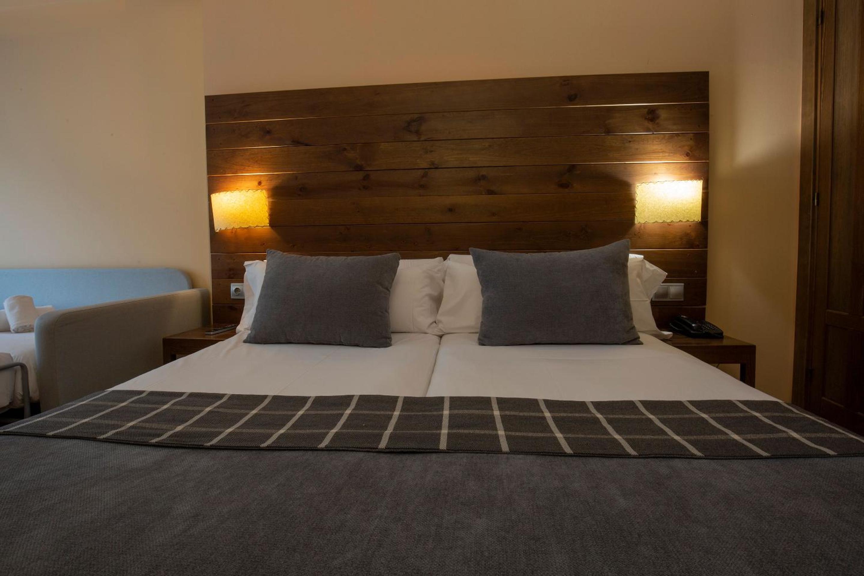 Quadruple Room (2 Adults + 2 Children)