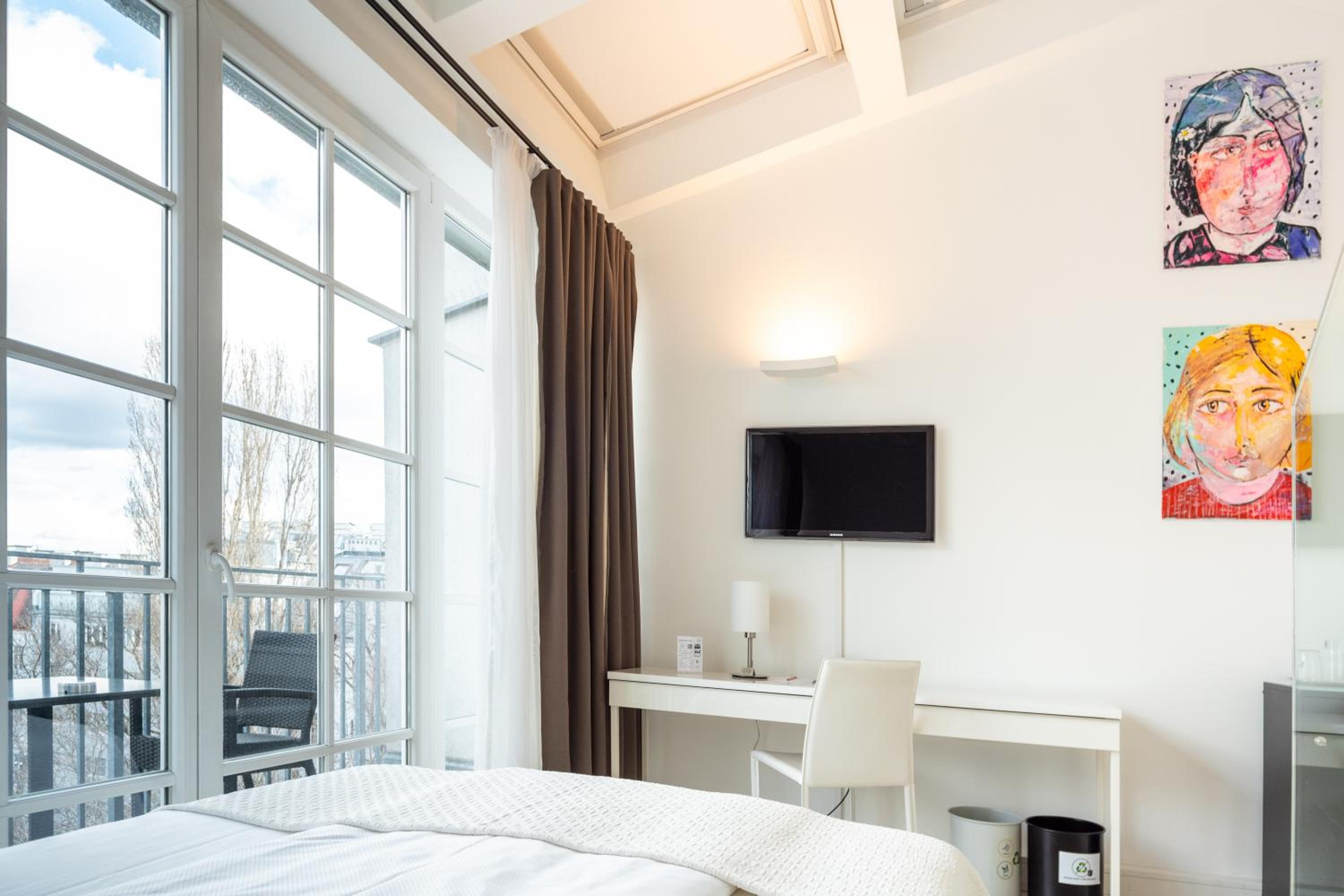 Standard Single Room with Balcony and Garden View