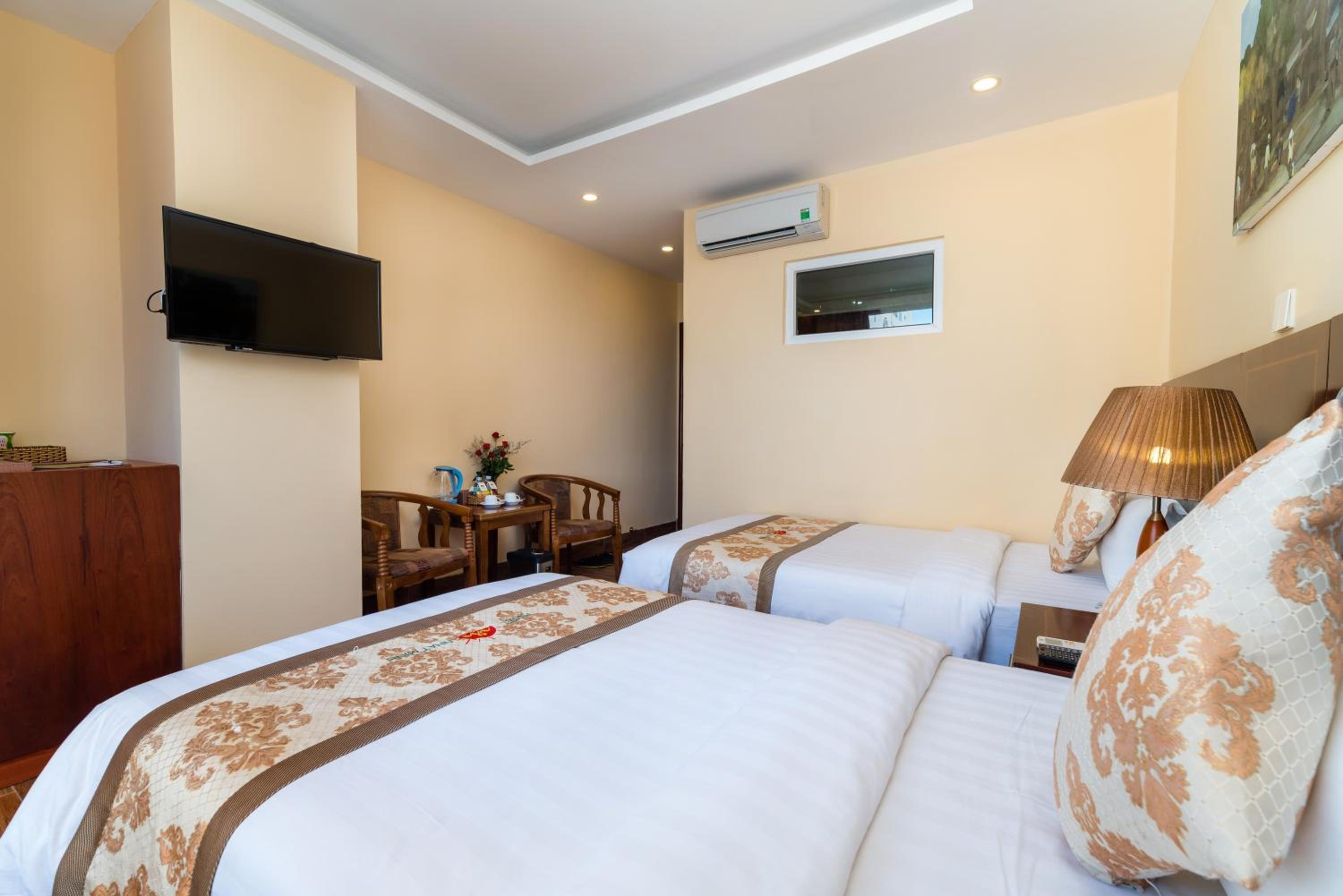 Twin Room with City View