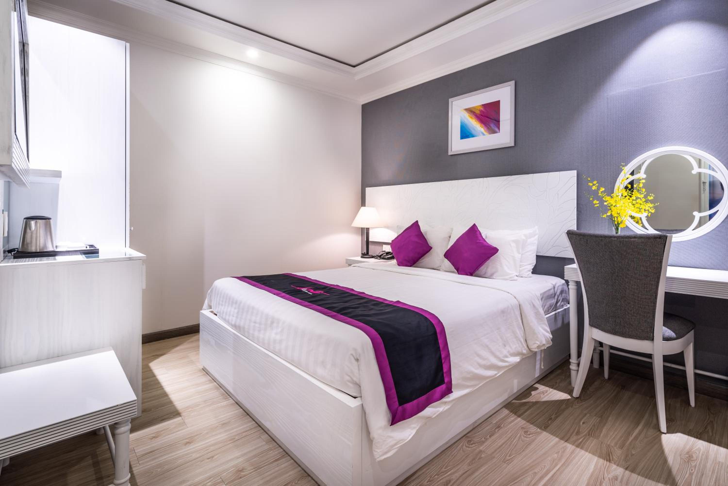 Double Room - No Window