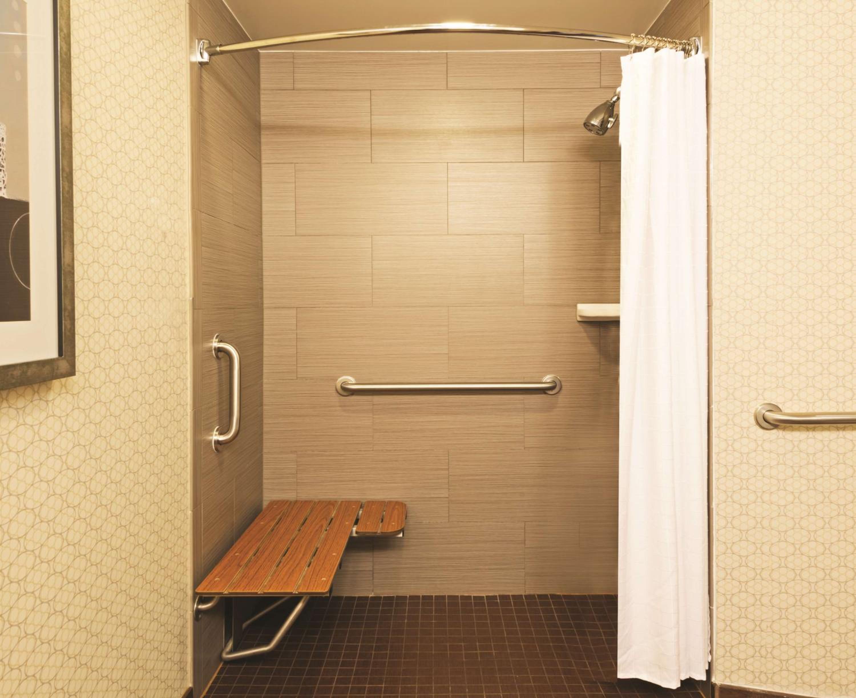 King Suite - Disability Access/Non-Smoking