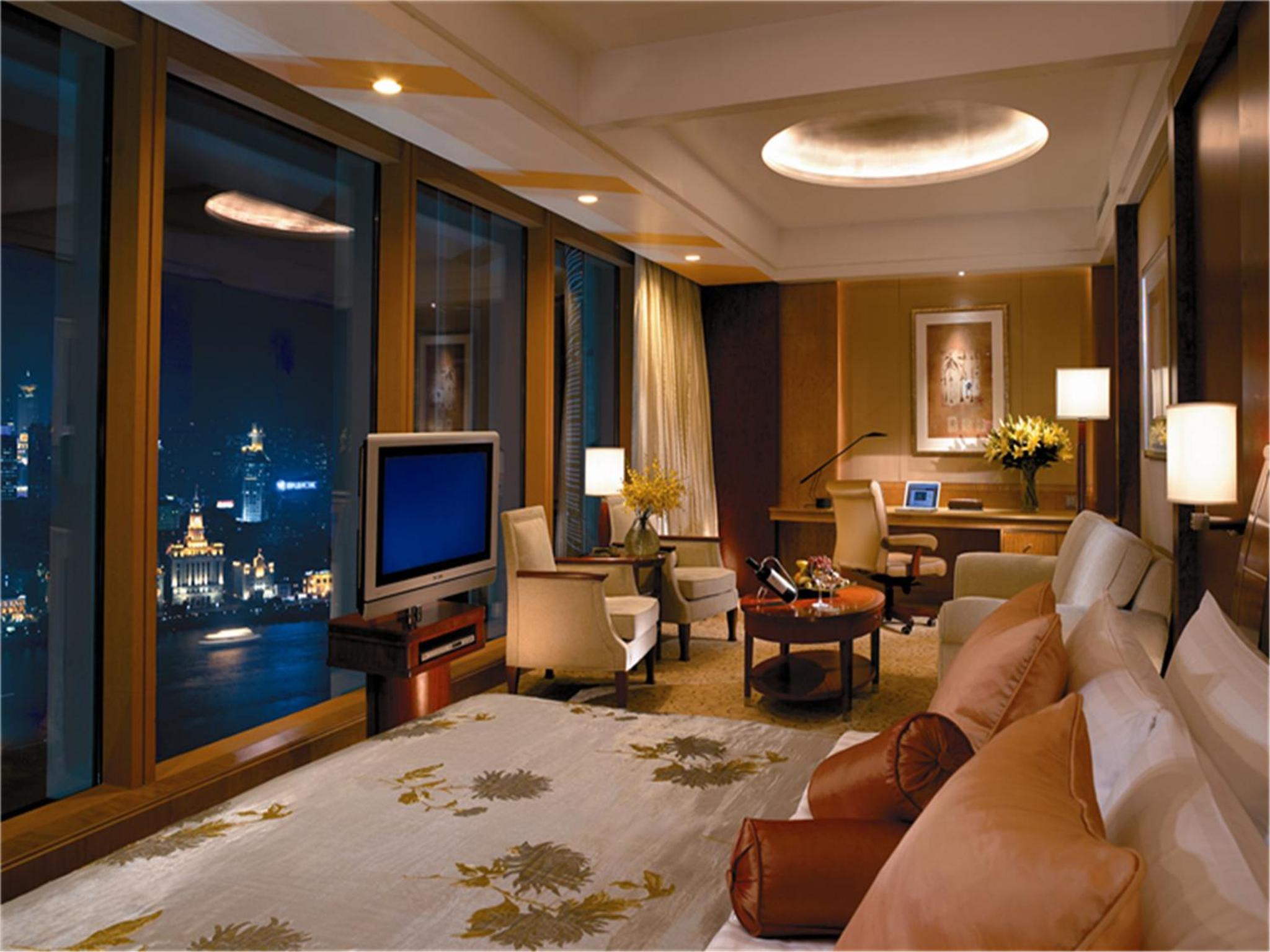 Horizon Premier Bund King Room