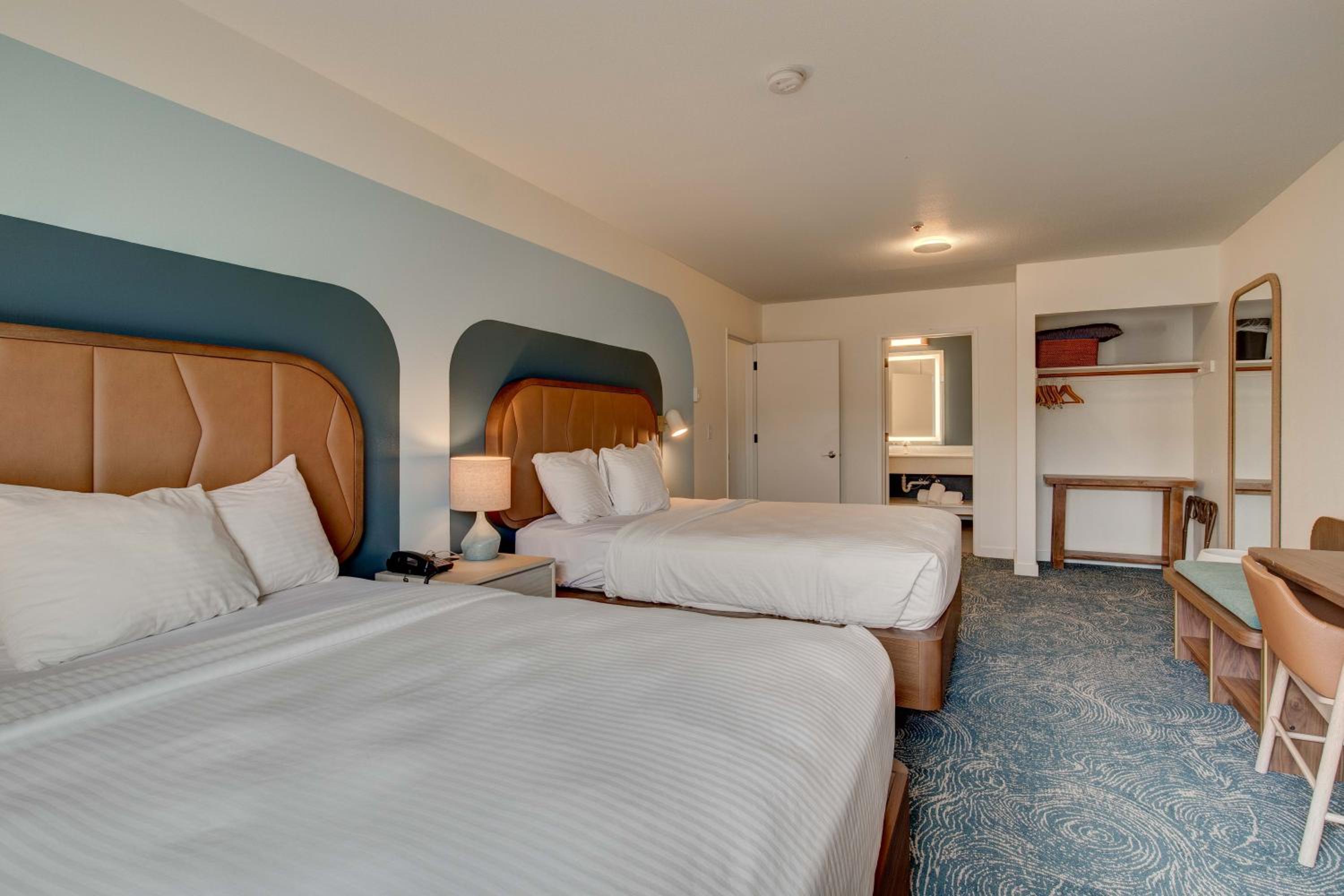 Deluxe Family Suite with Kitchen - No View