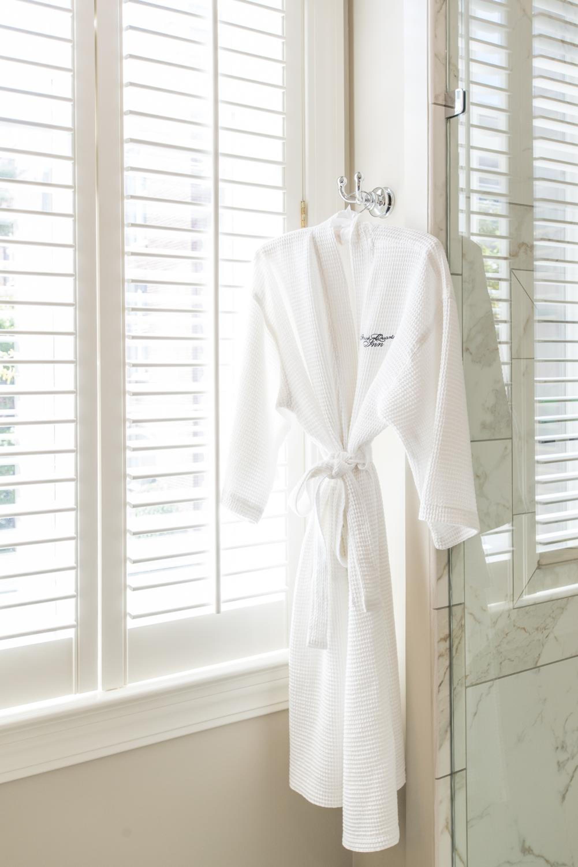 Luxury King Suite with Balcony