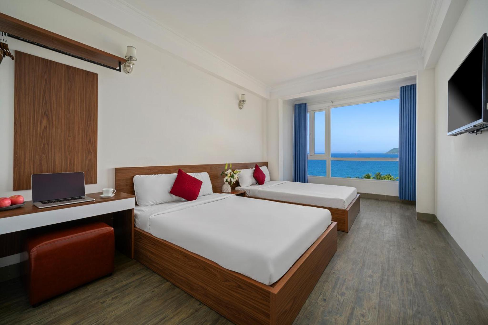 Deluxe Twin Room with Sea View