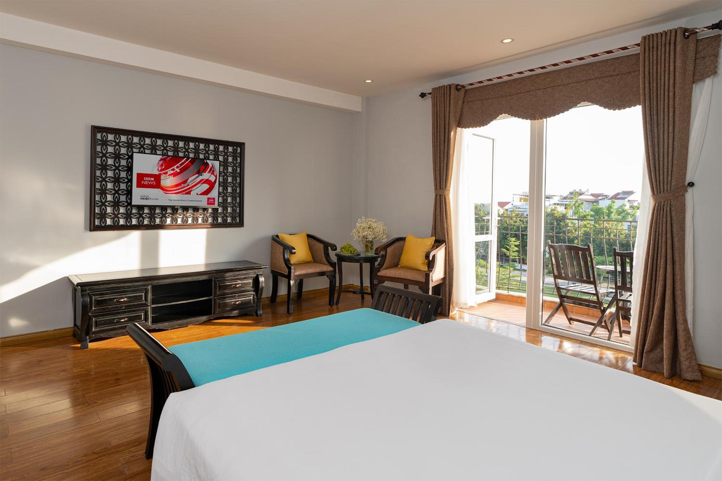 Junior Double Room with Balcony City view