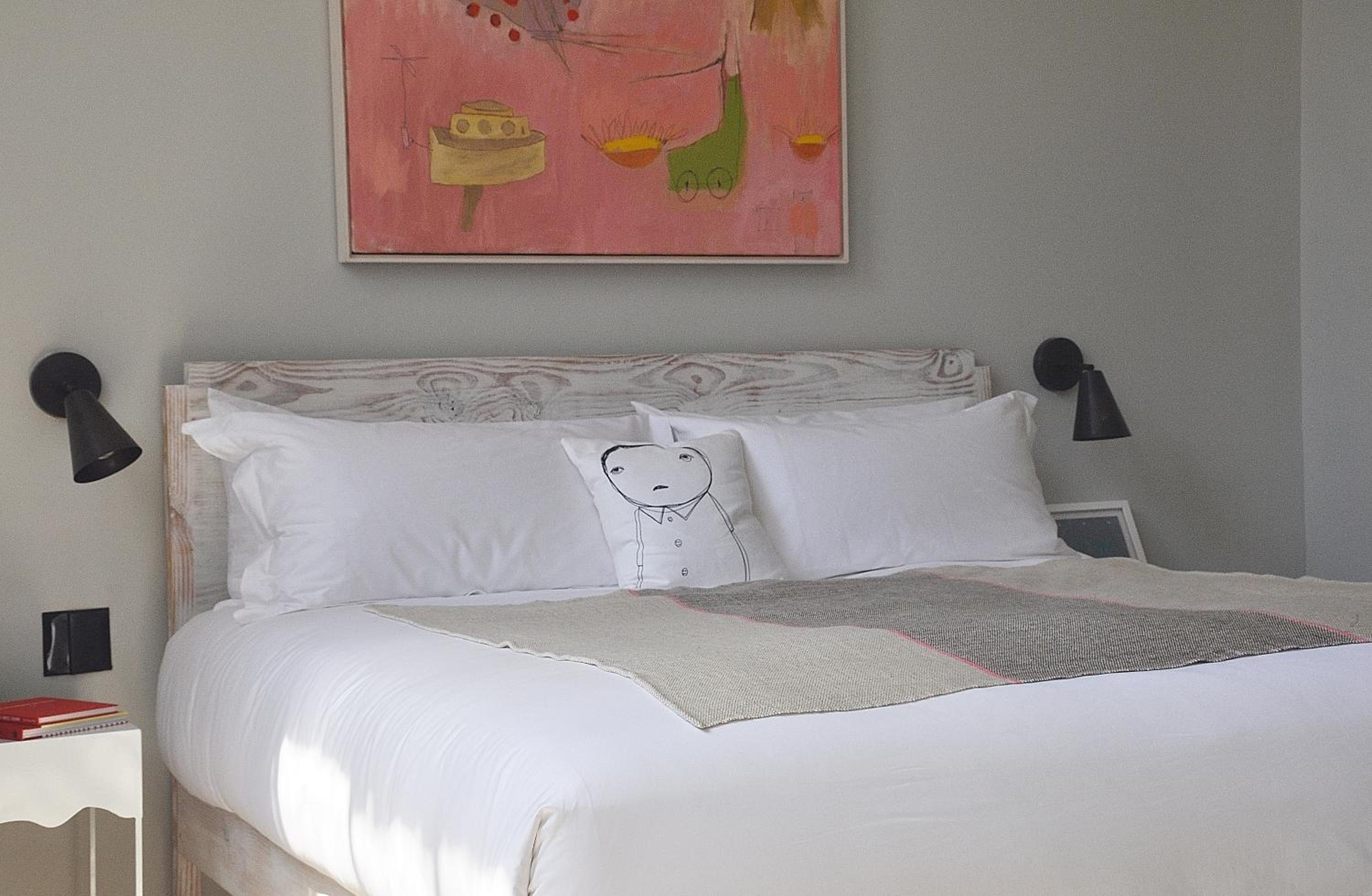 King Room with Roll-In Shower - Disability Access