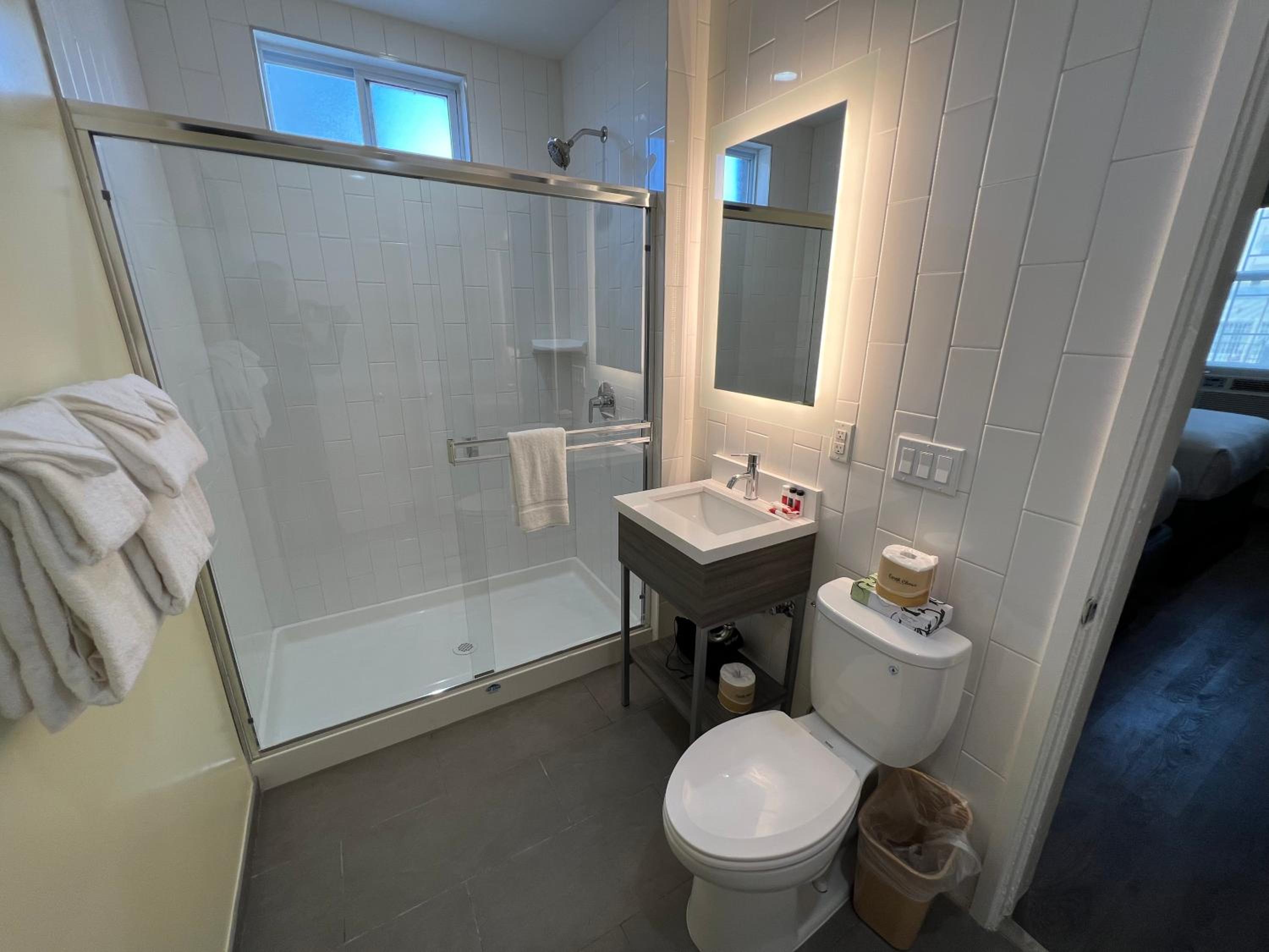 Deluxe Double Suite with Two Double Beds - Non-Smoking