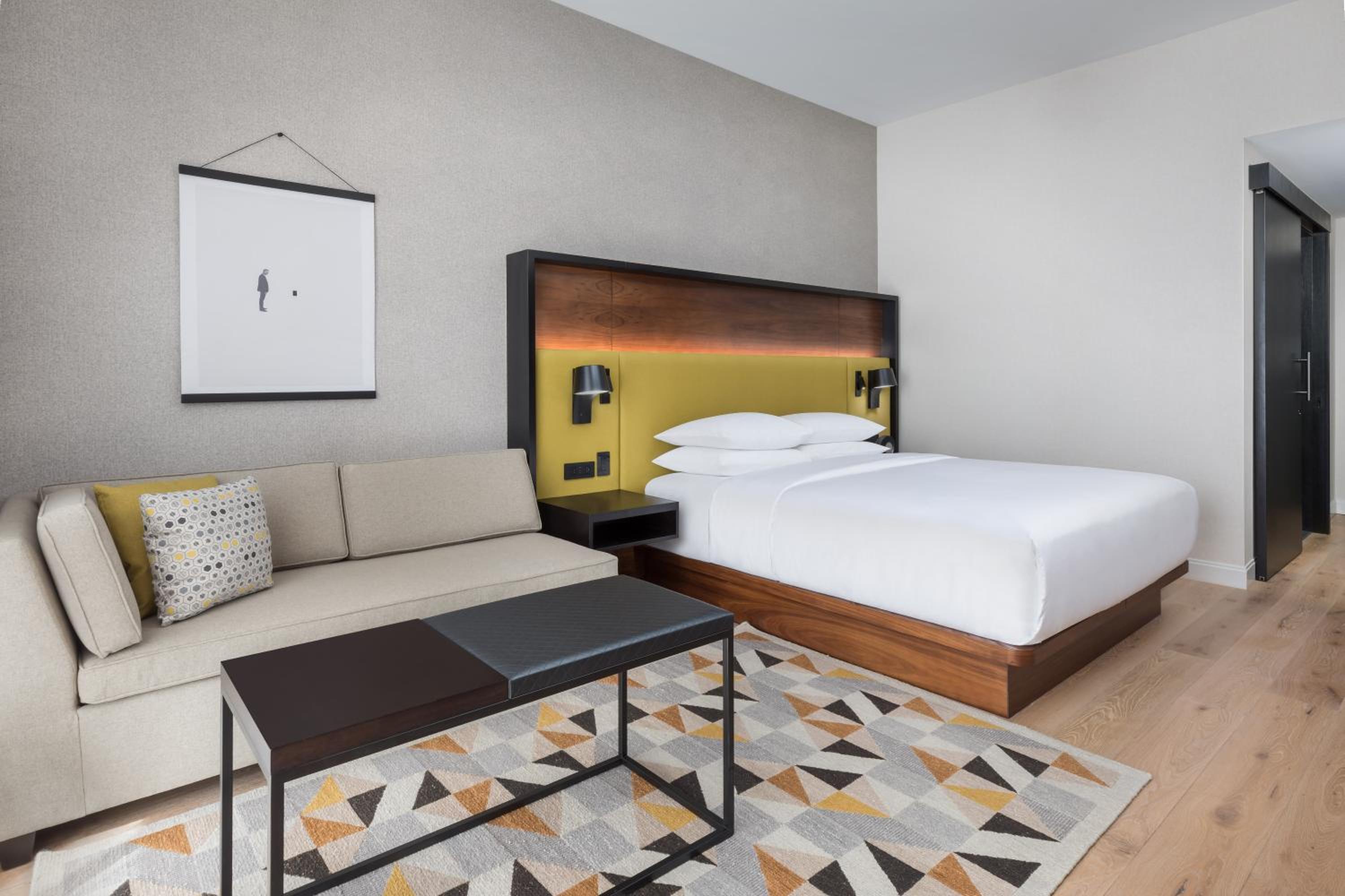 King Room with Sofa Bed