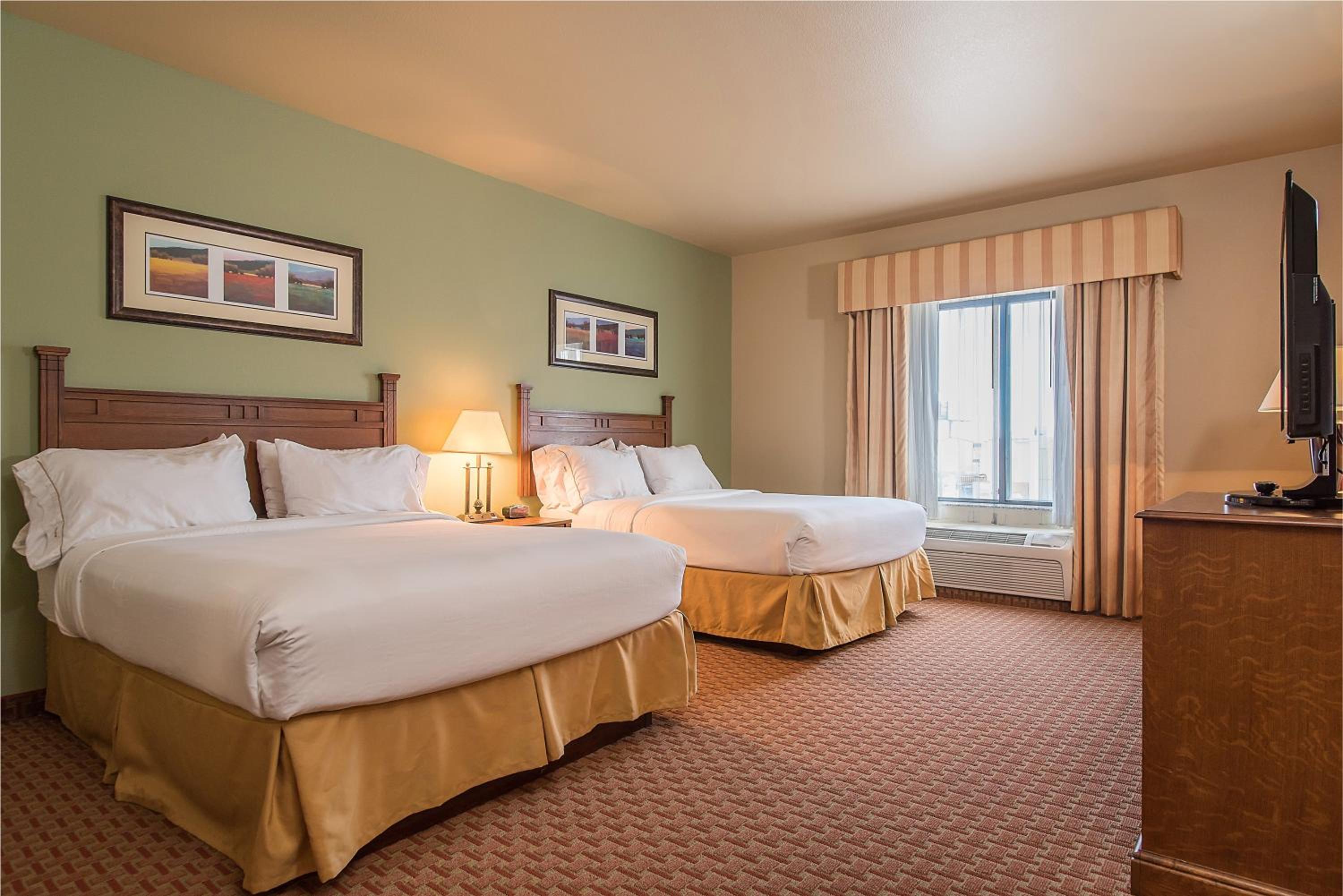 Queen Room with Two Queen Beds - Mobility Access/Non-Smoking