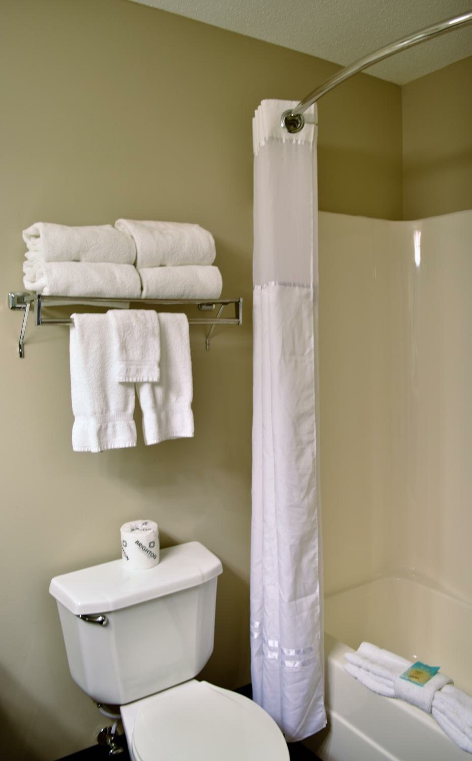 Deluxe Queen Suite