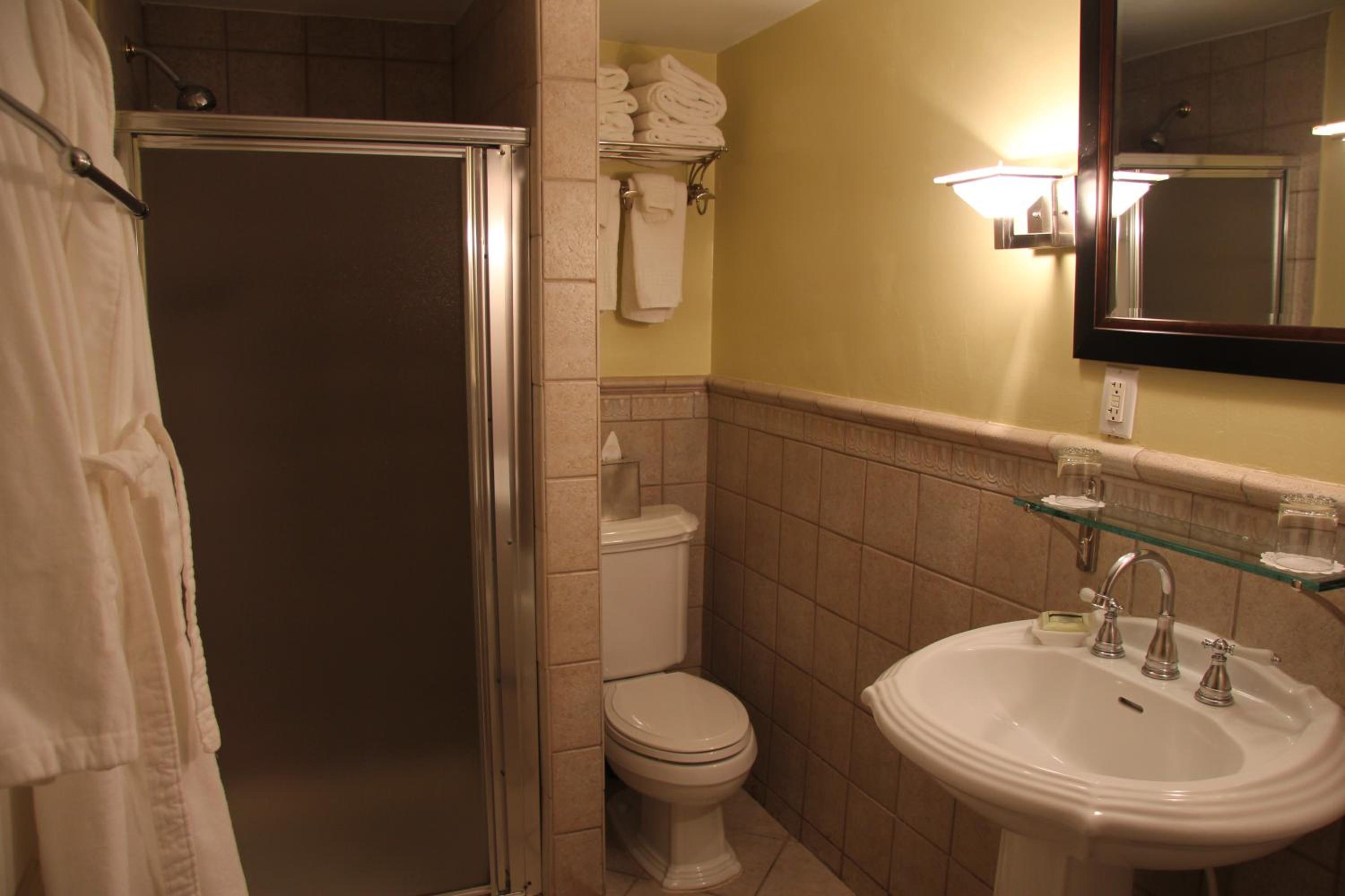 Standard Room 304 Main House 