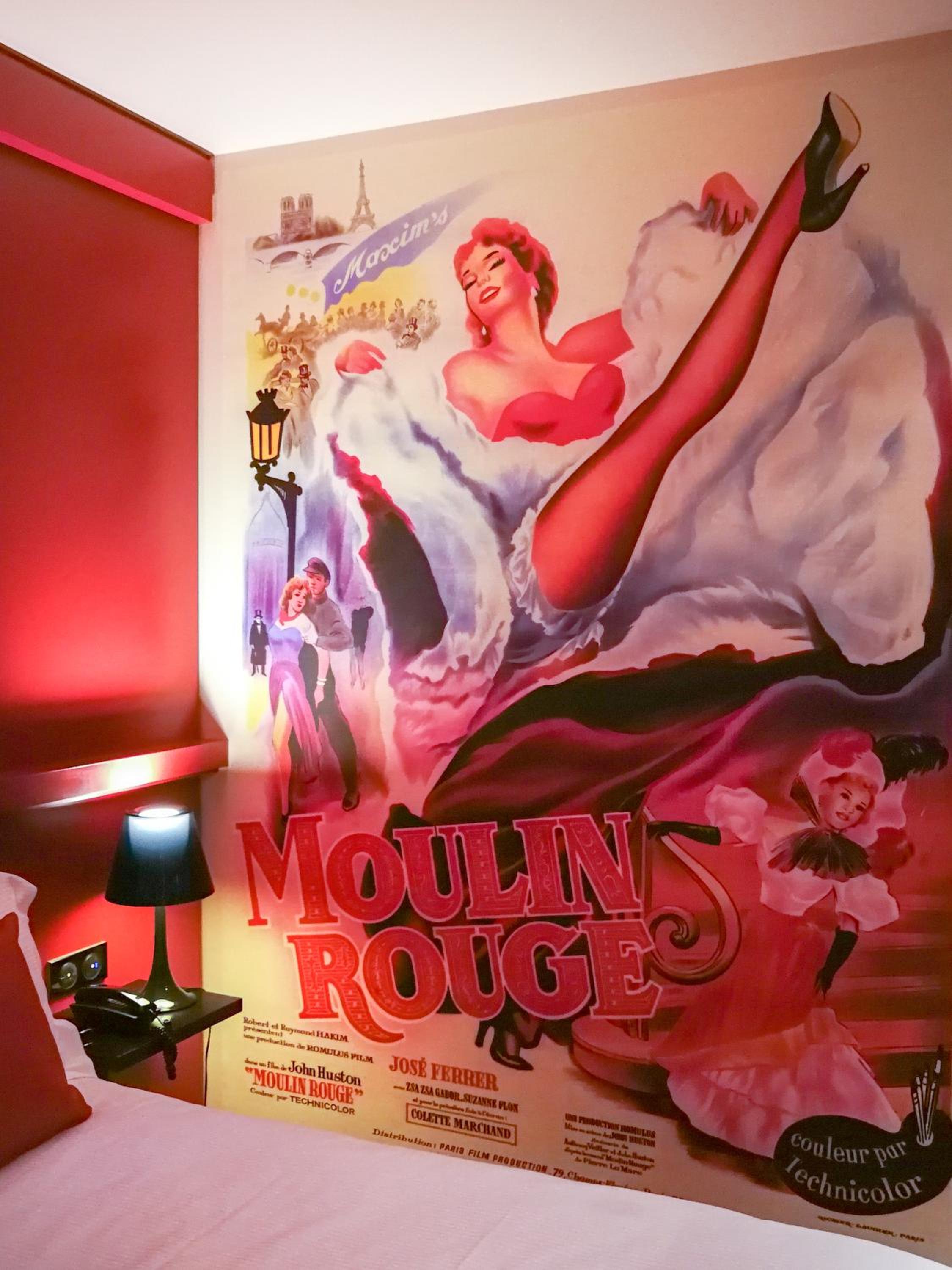 Double Room Moulin Rouge with Jacuzzi and round bed