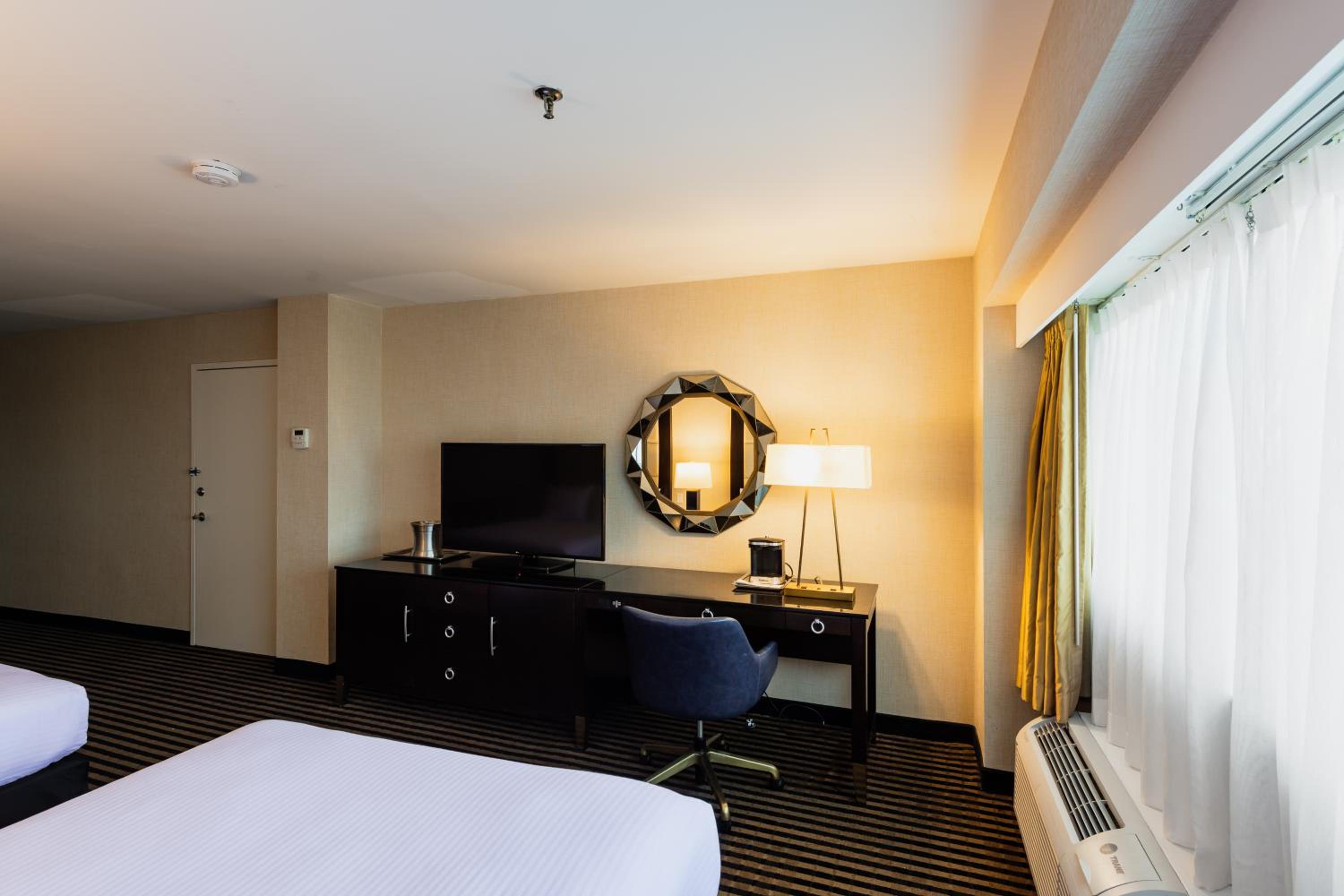 Deluxe Queen Room with Two Queen Beds