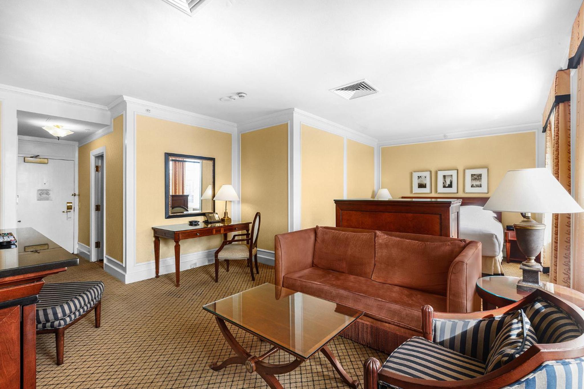 Junior King Suite