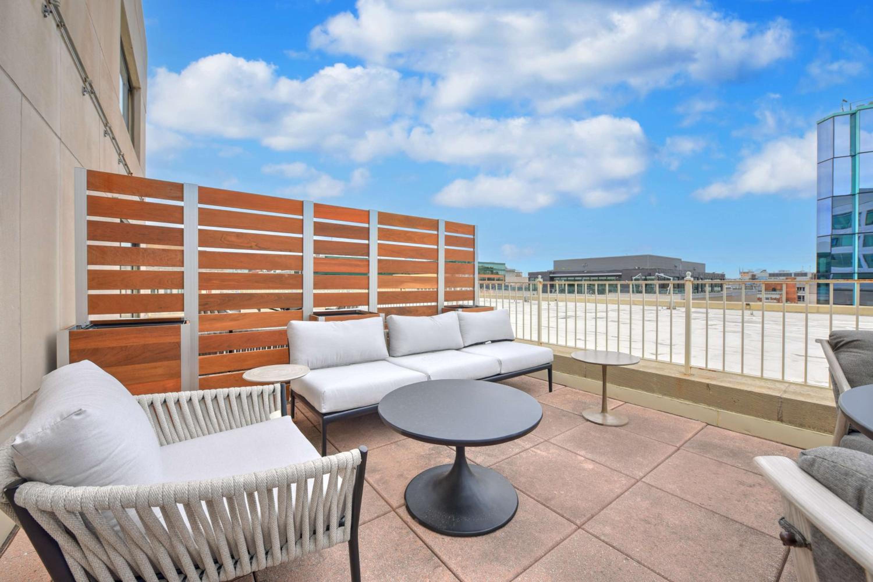 King Room Terrace with Balcony and City View