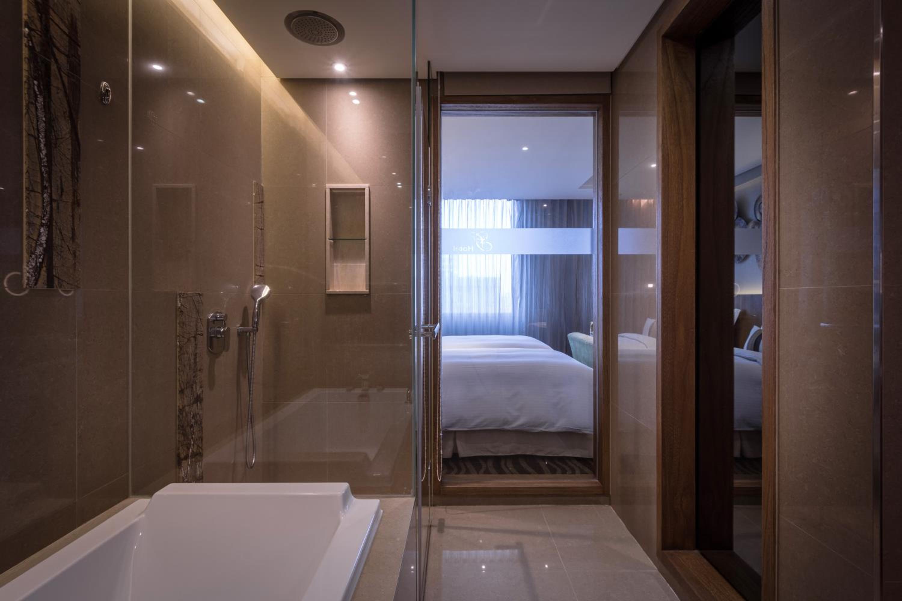 Business King Room with City View